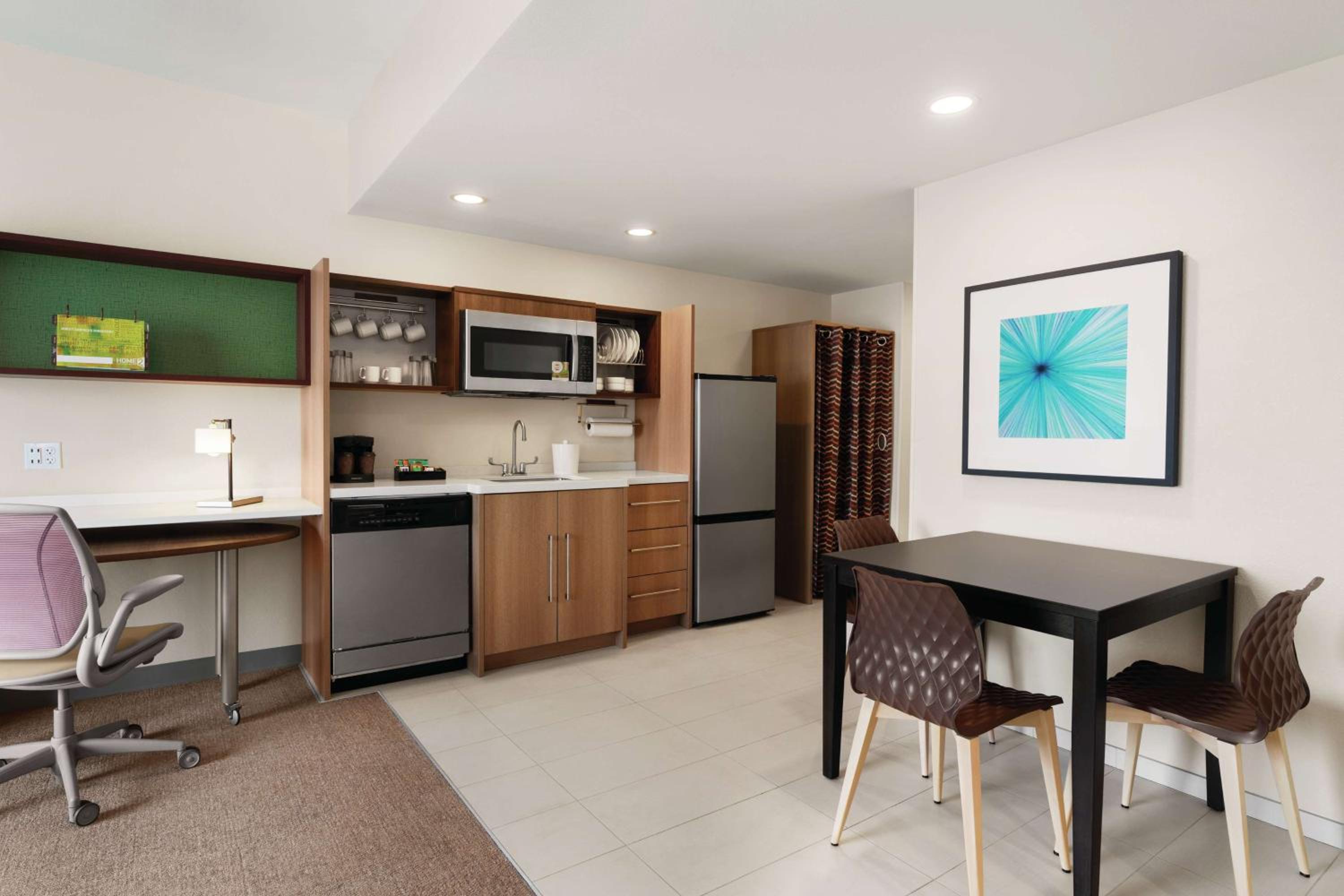 One-Bedroom King Suite - Non-Smoking photo 2