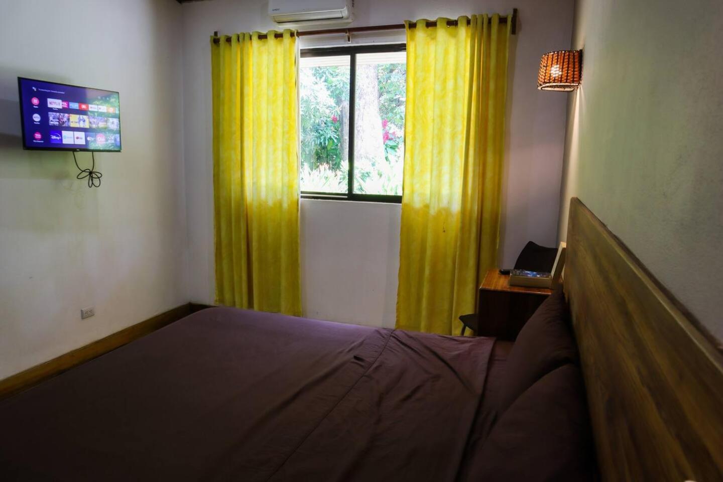 Three-Bedroom House photo 3
