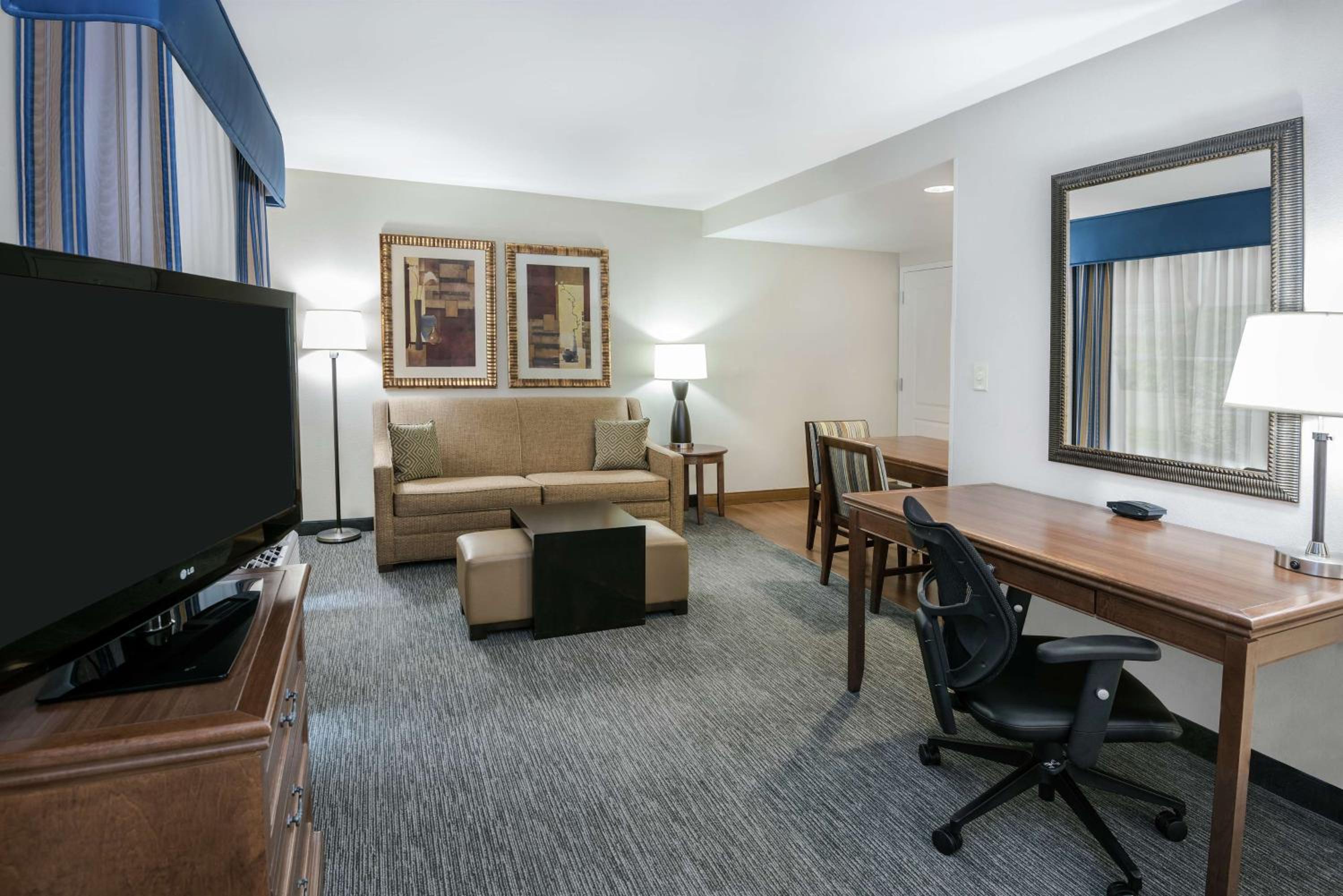 Premium King Studio Suite - Non-Smoking - Photo 3