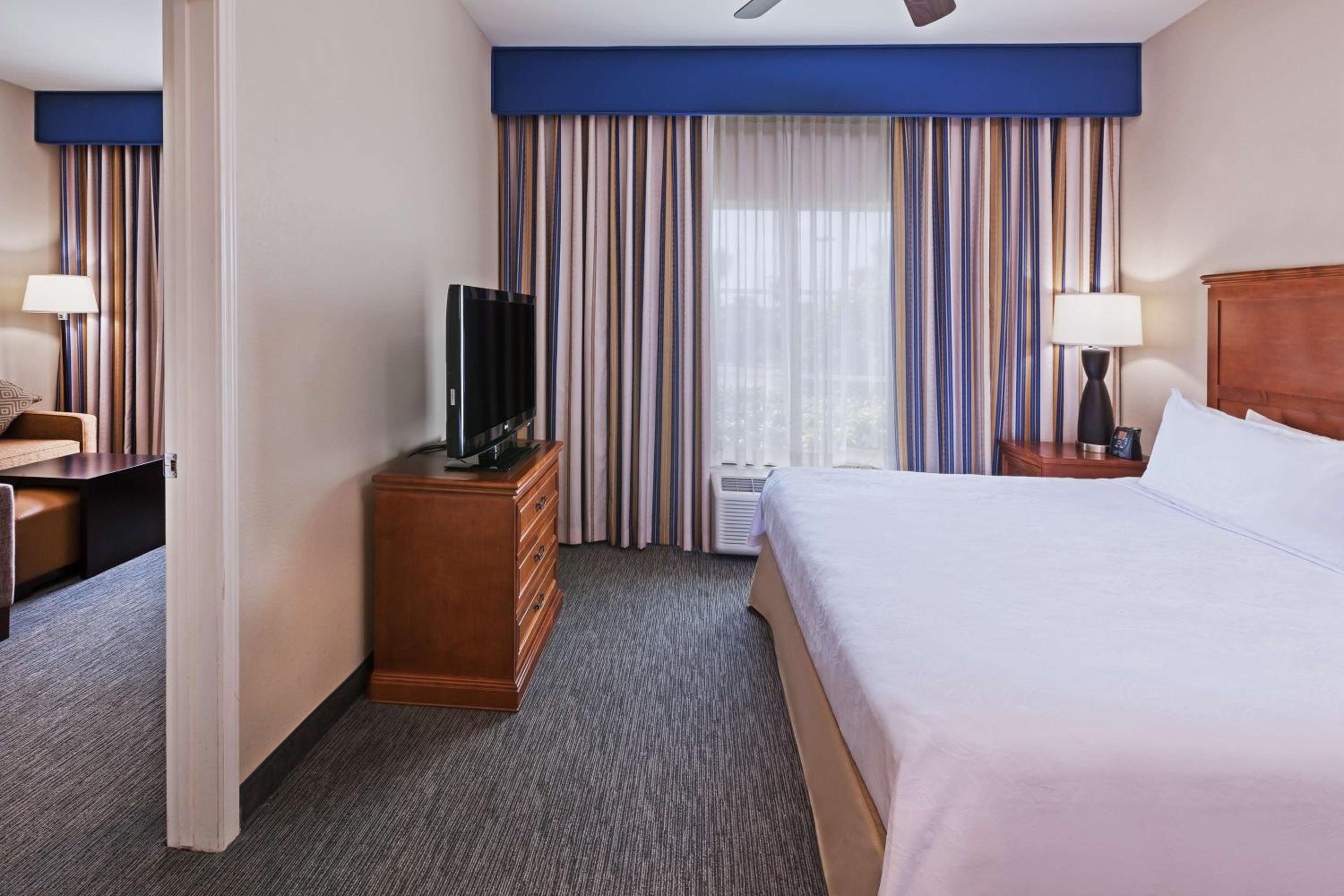 One-Bedroom King Suite - Non-Smoking - Photo 1