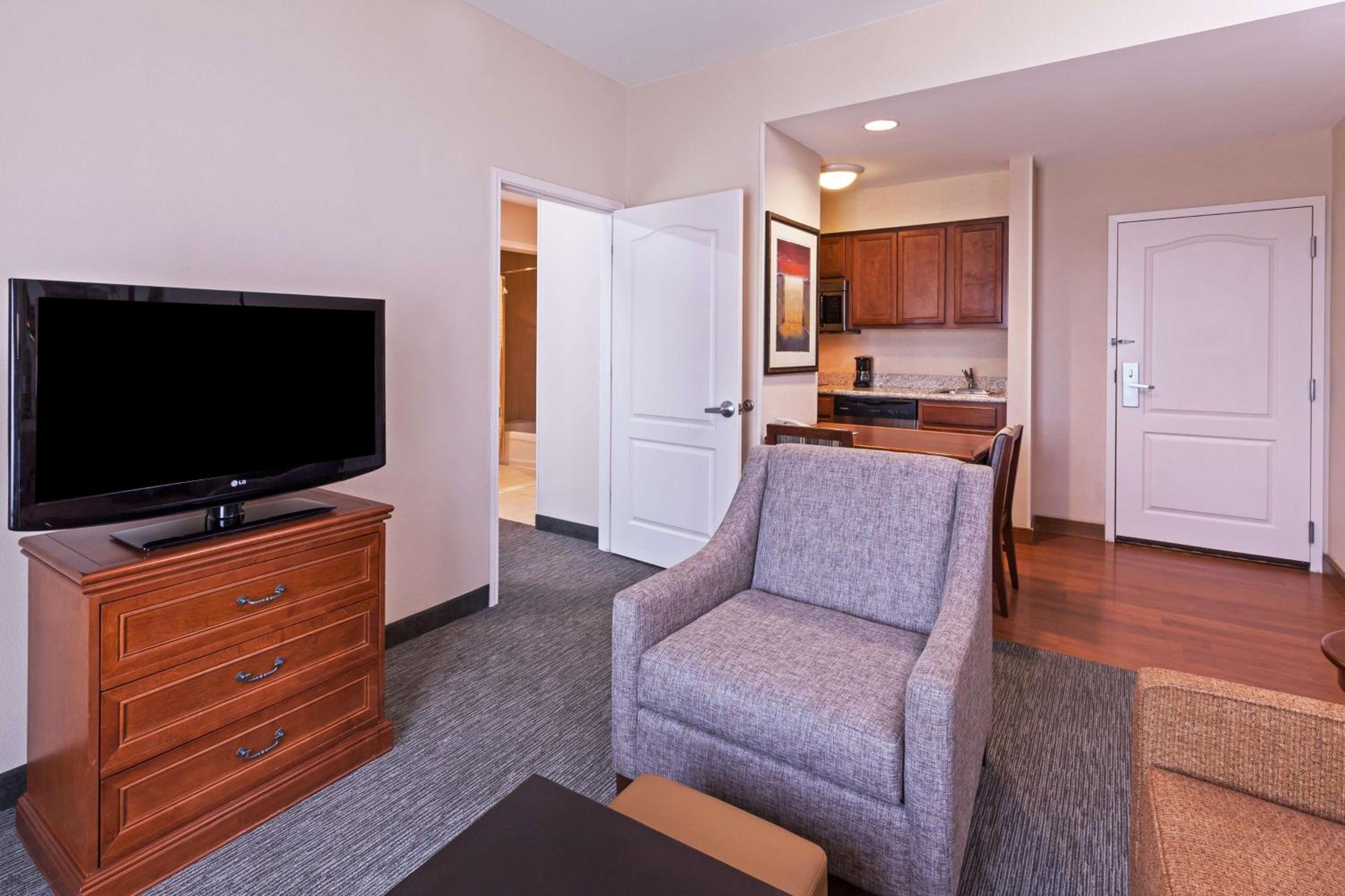 One-Bedroom King Suite - Non-Smoking - Photo 4
