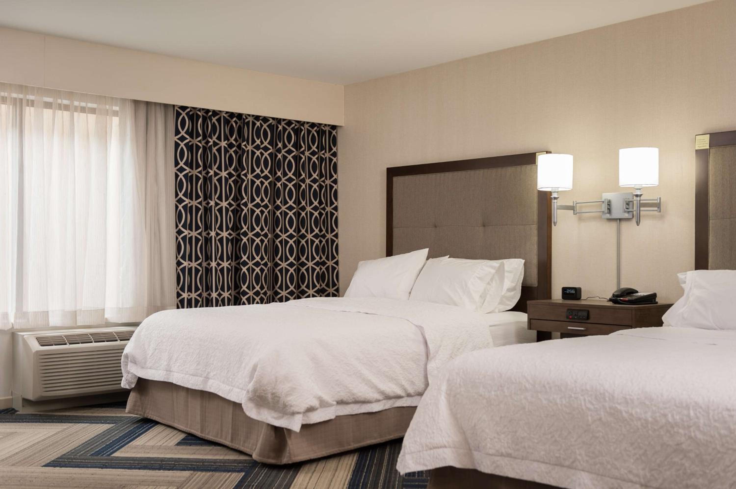 Queen Room with Two Queen Beds - Hearing Access/Non-Smoking