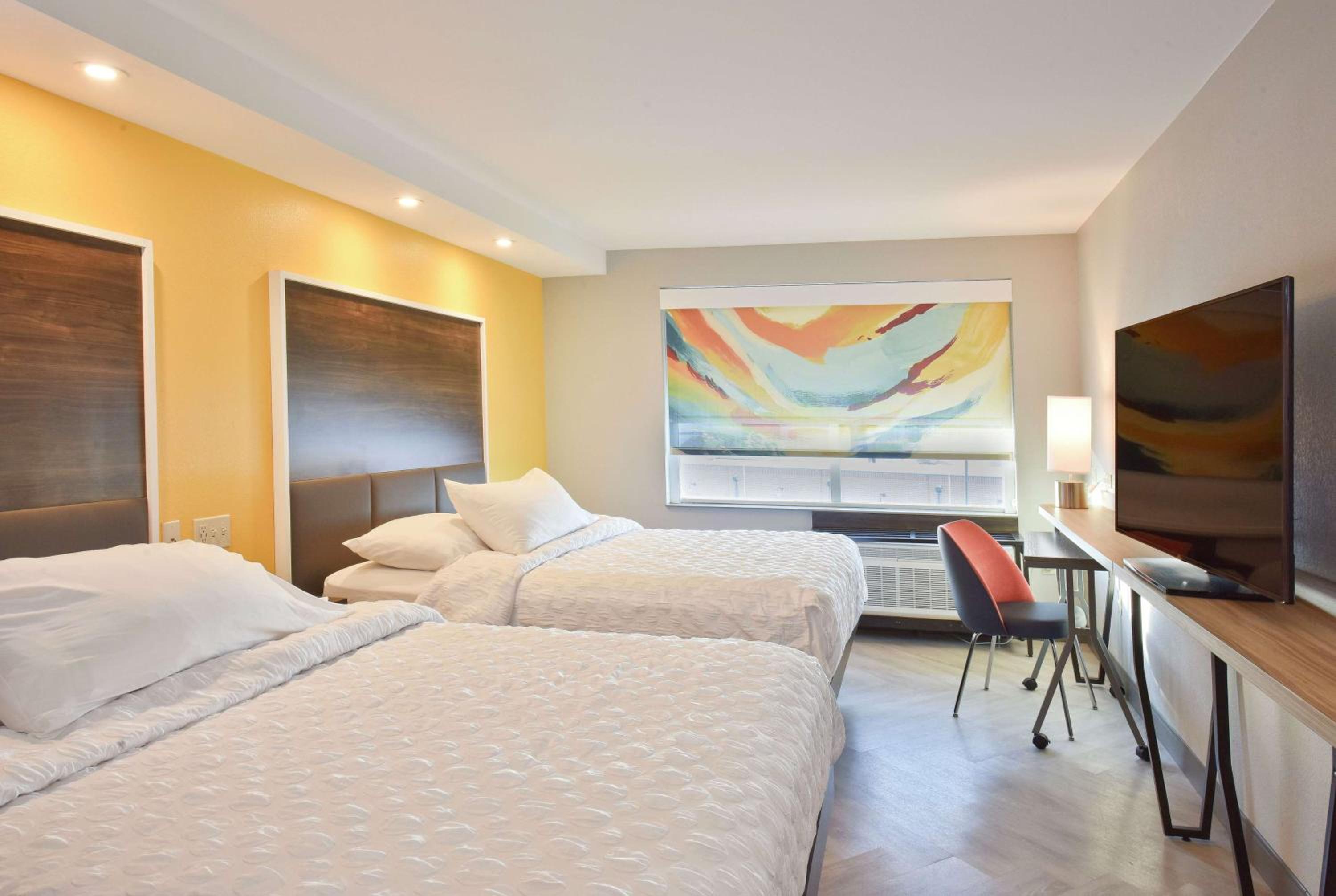 Queen Room with Two Queen Beds - Photo 1