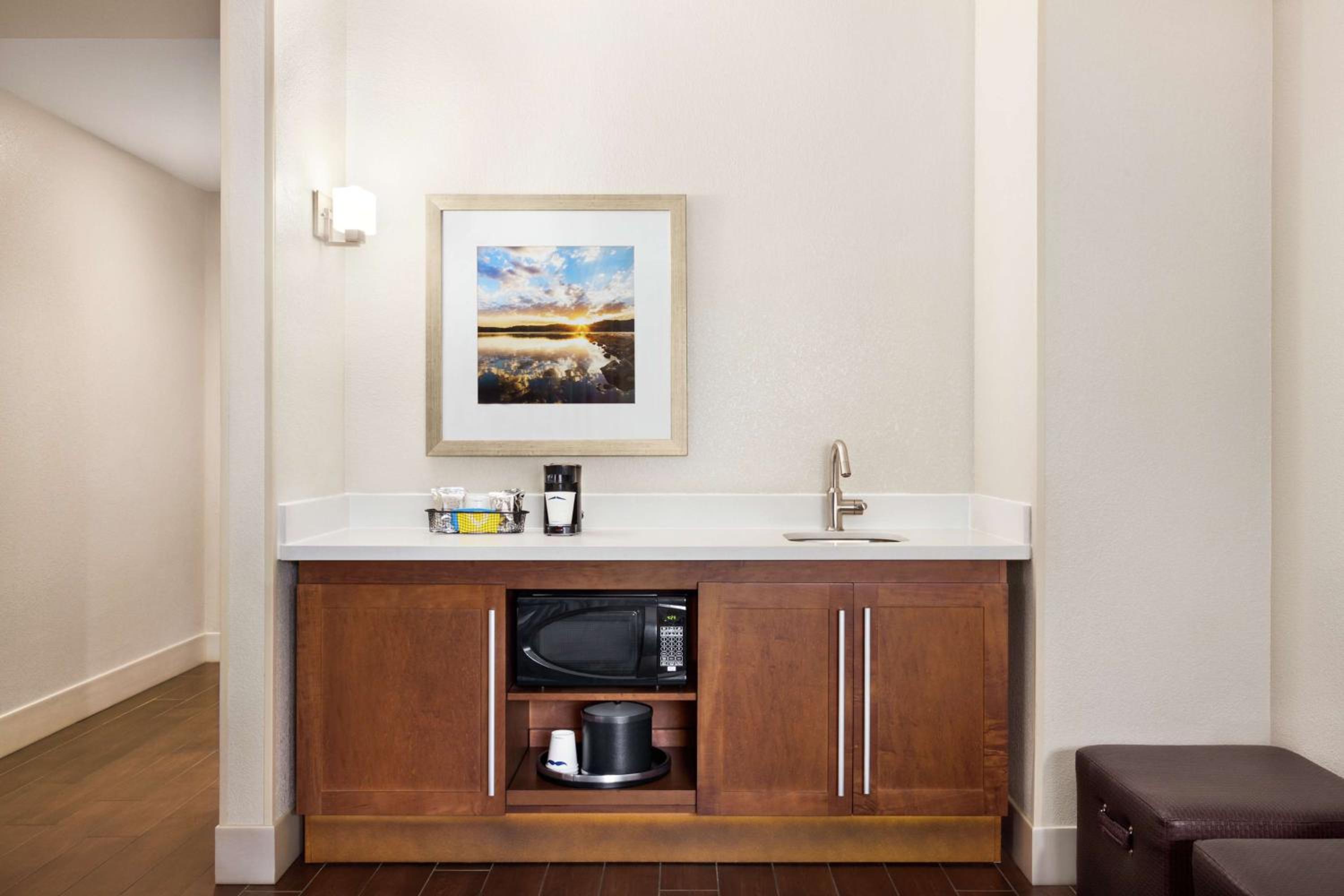 King Studio Suite with Sofa Bed - Non-Smoking - Photo 2