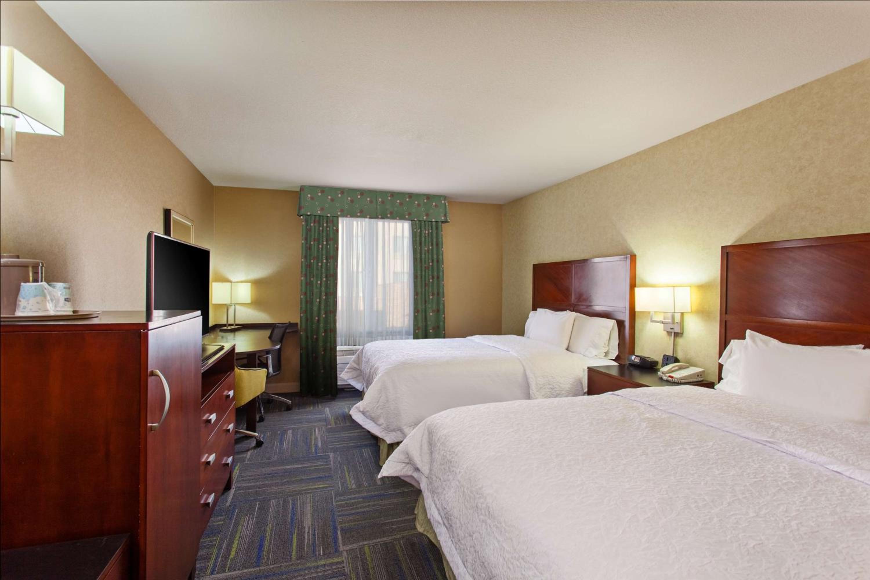 Room with Two Queen Beds - Non-Smoking - Photo 1