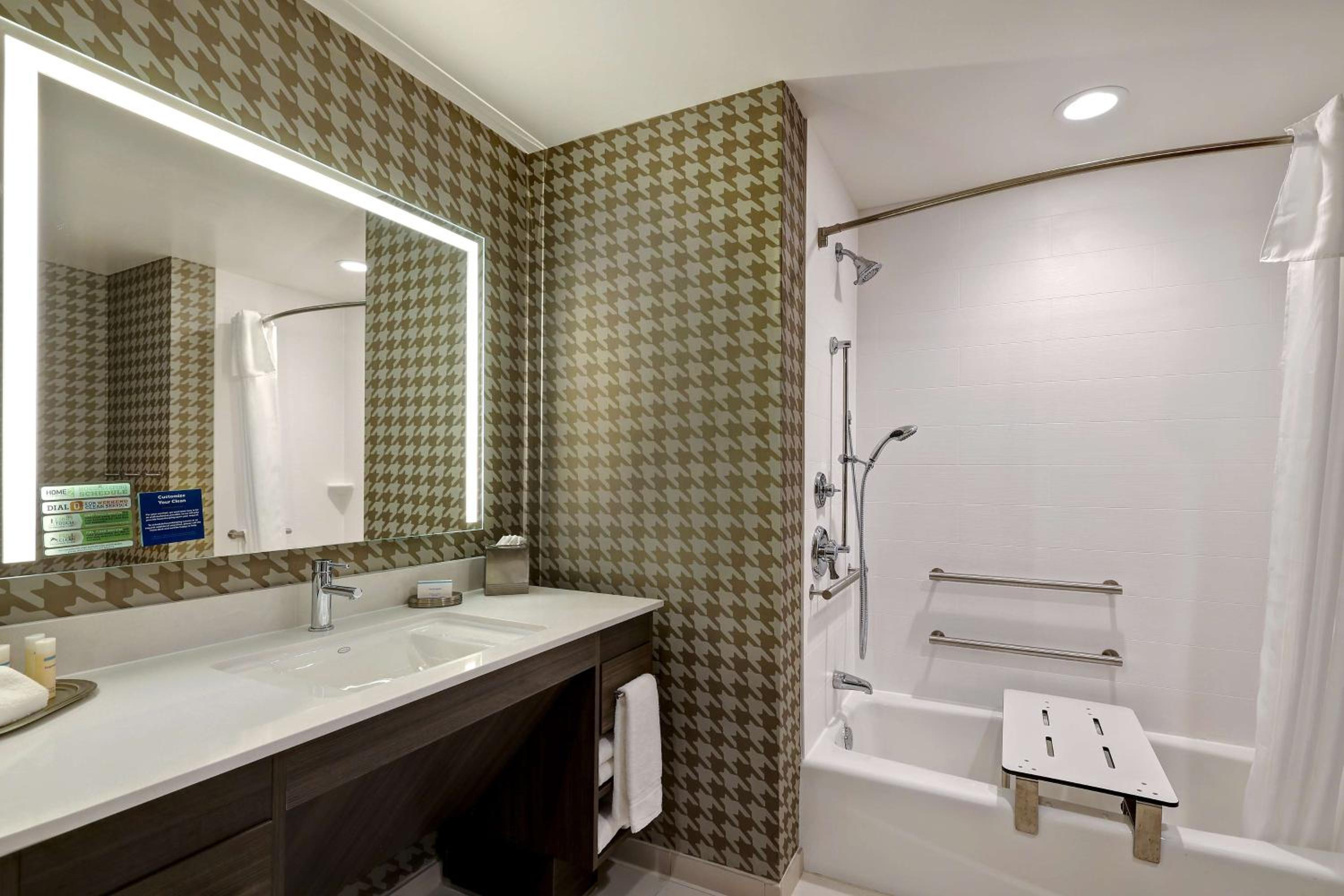 King Studio Suite - Hearing Access/Non-Smoking - Photo 5