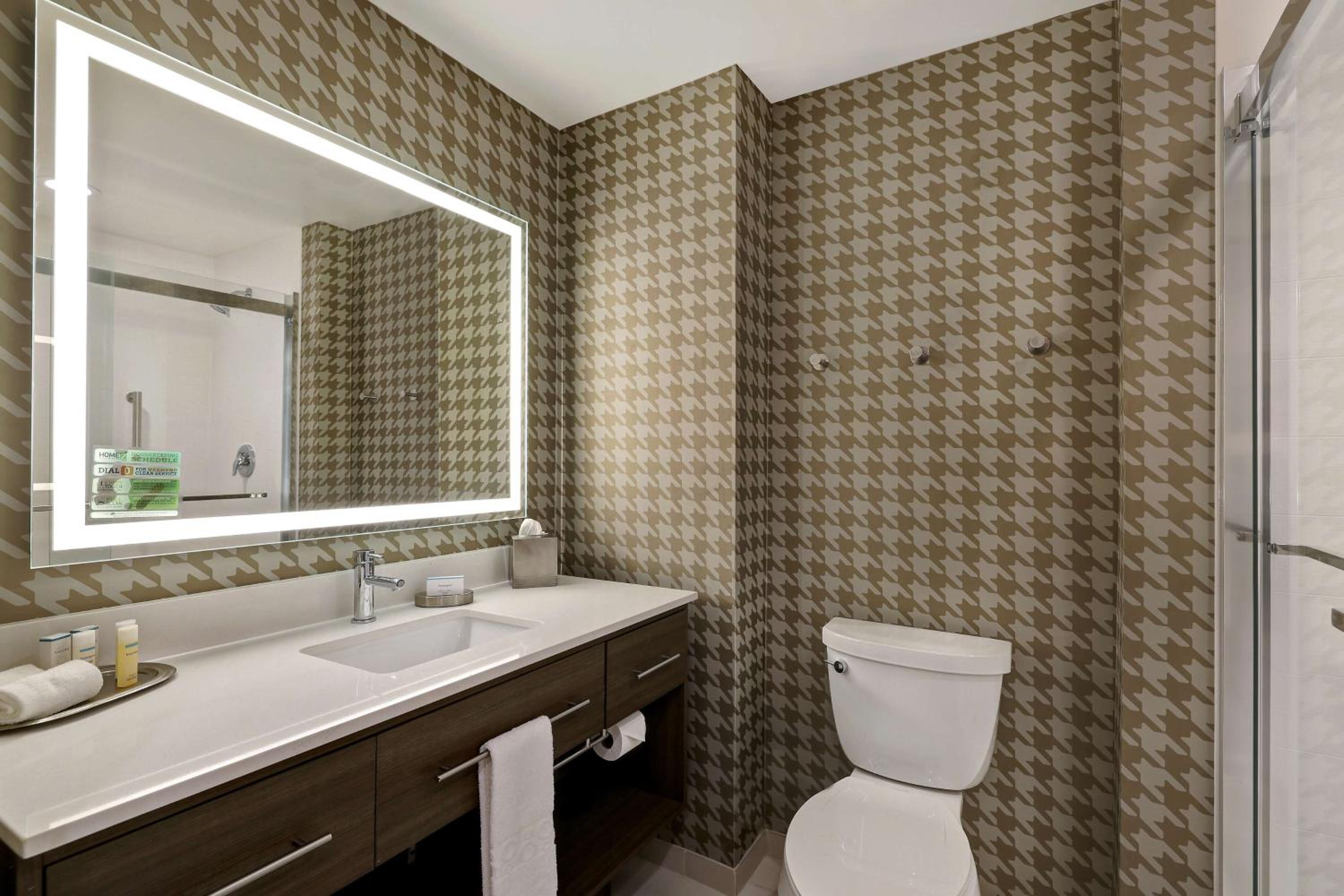 King Studio Suite - Non-Smoking - Photo 9