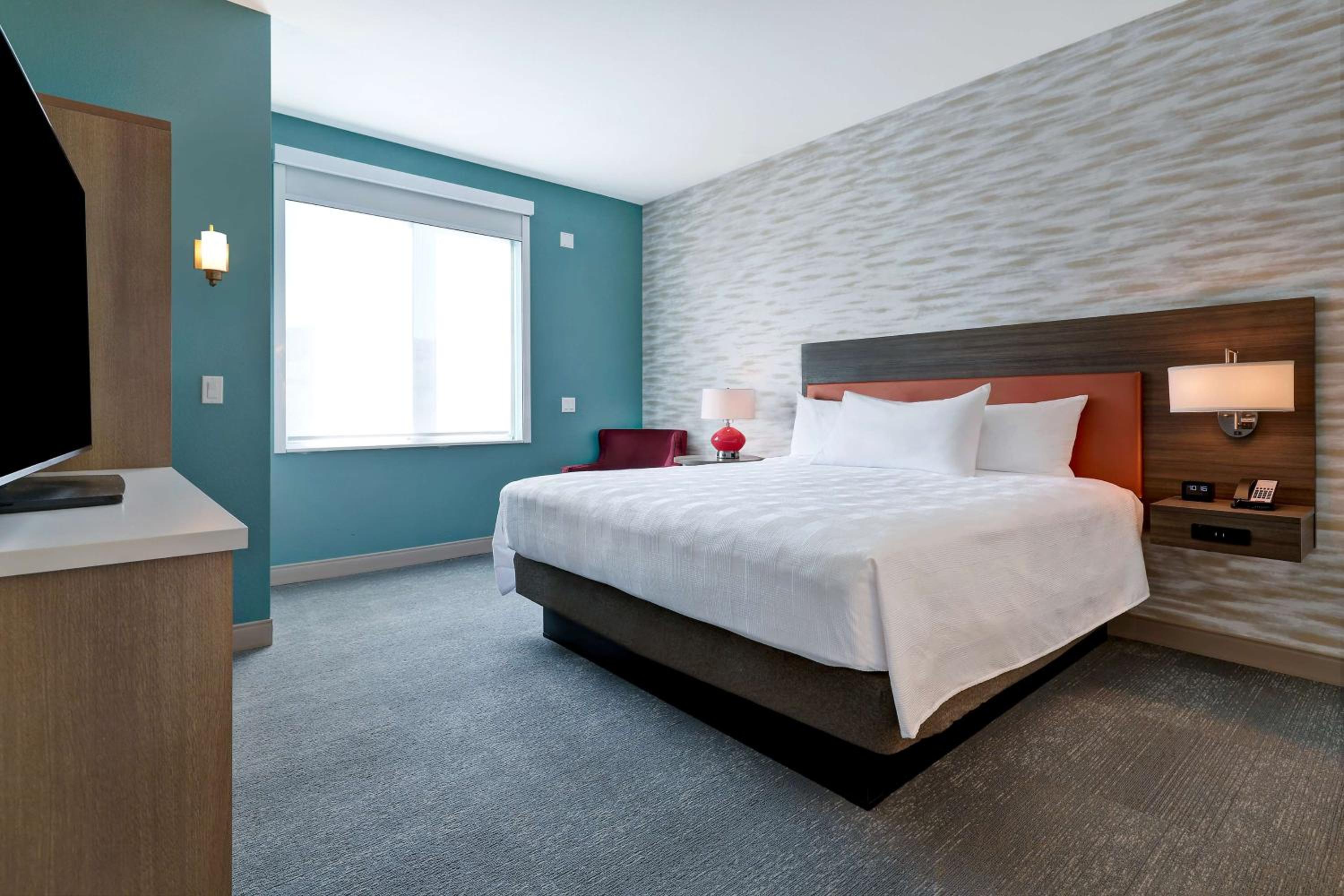One-Bedroom King Suite - Non-Smoking - Photo 4
