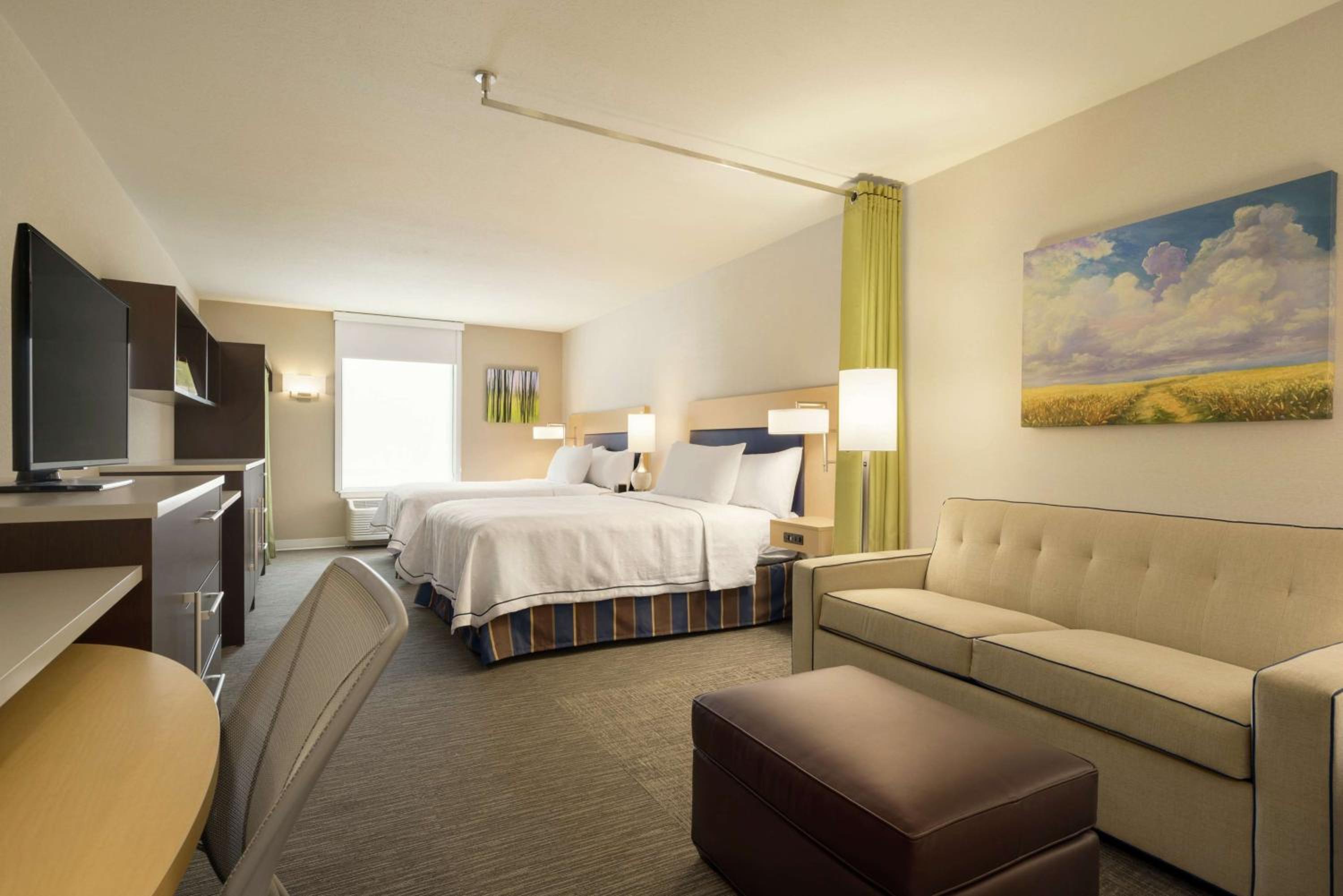 Queen Studio with Two Queen Beds - Non-Smoking