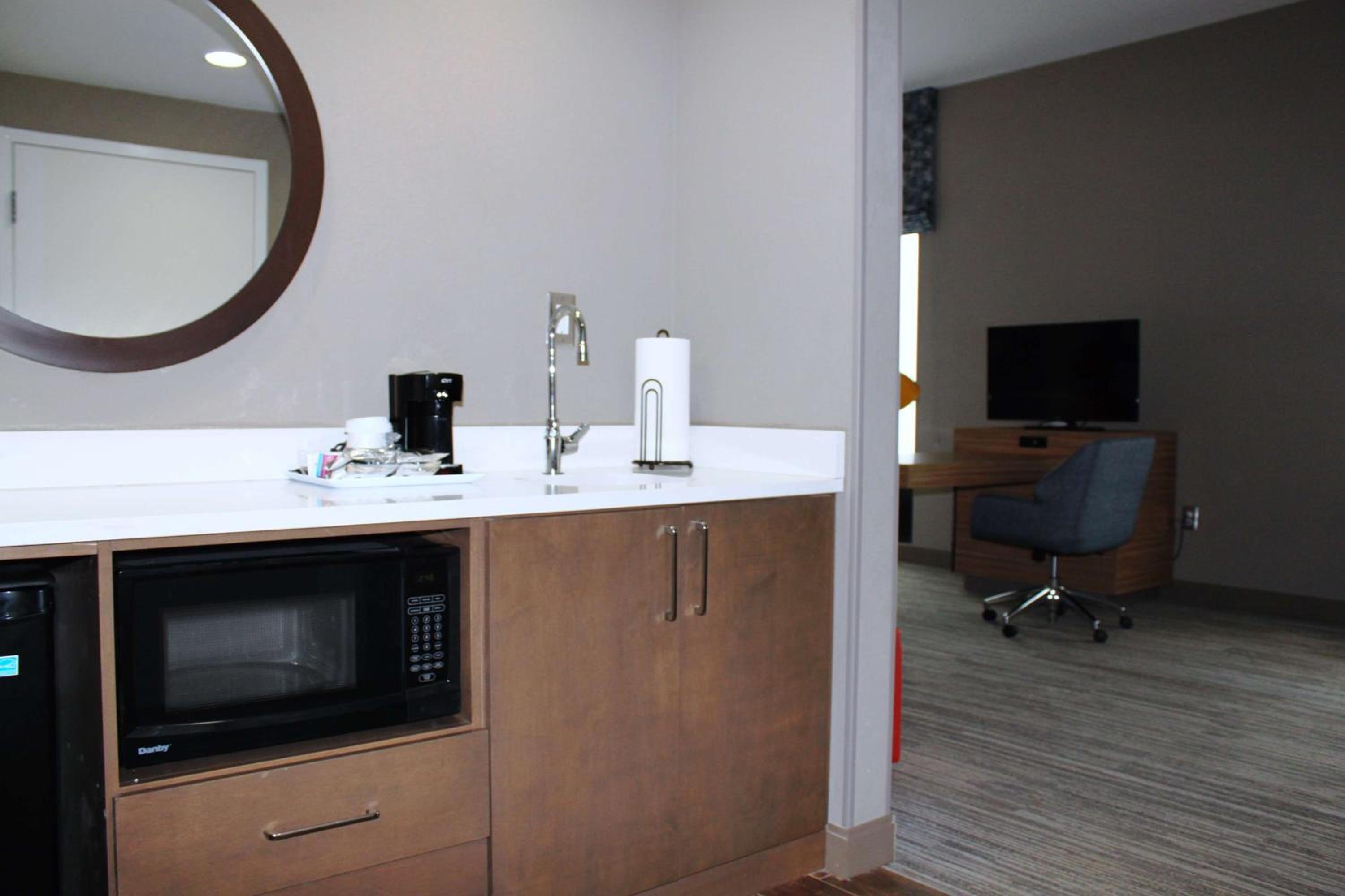 King Studio Suite - Non Smoking photo 2