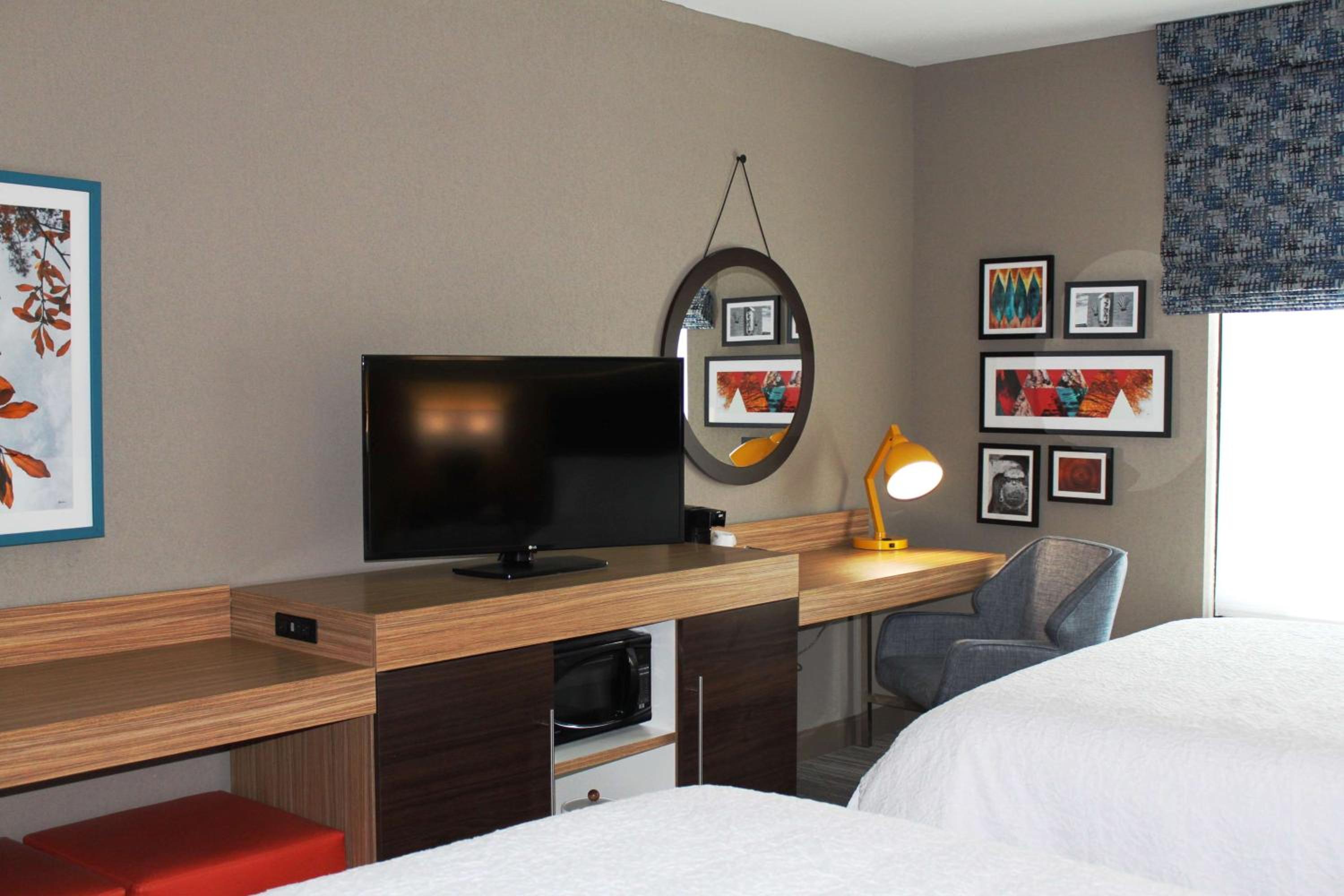 Queen Room with Two Queen Beds - Non-Smoking photo 1