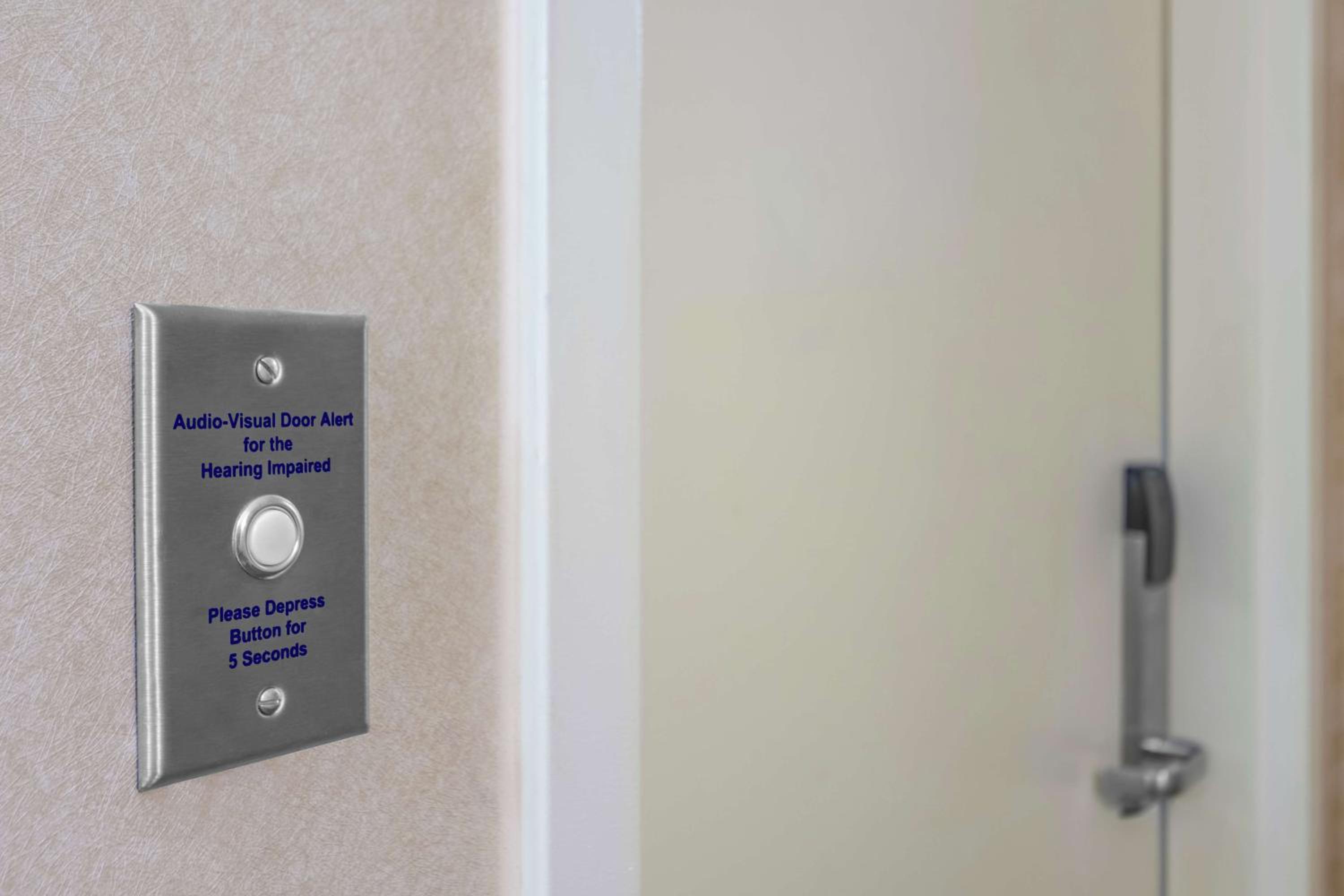 King Room - Hearing Access - Photo 3