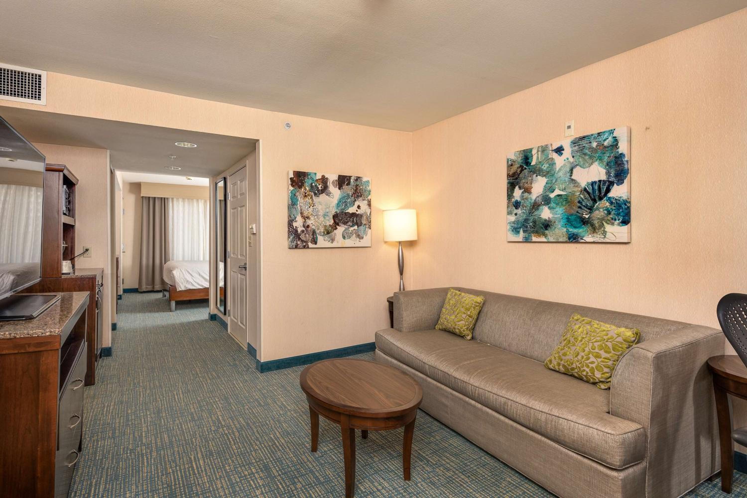 One-Bedroom King Suite with Sofa Bed - Photo 2