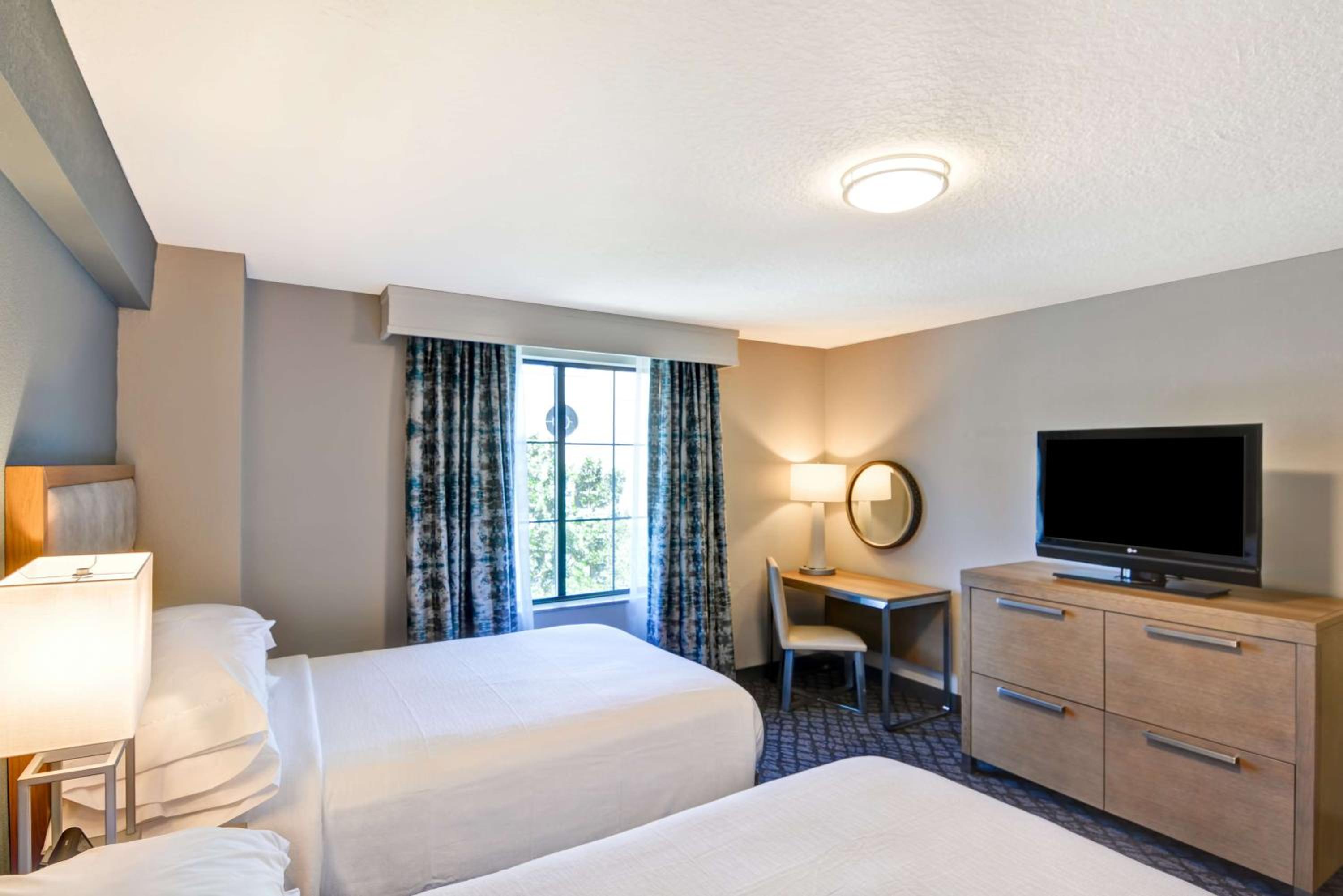 Deluxe Double Suite - Non-Smoking