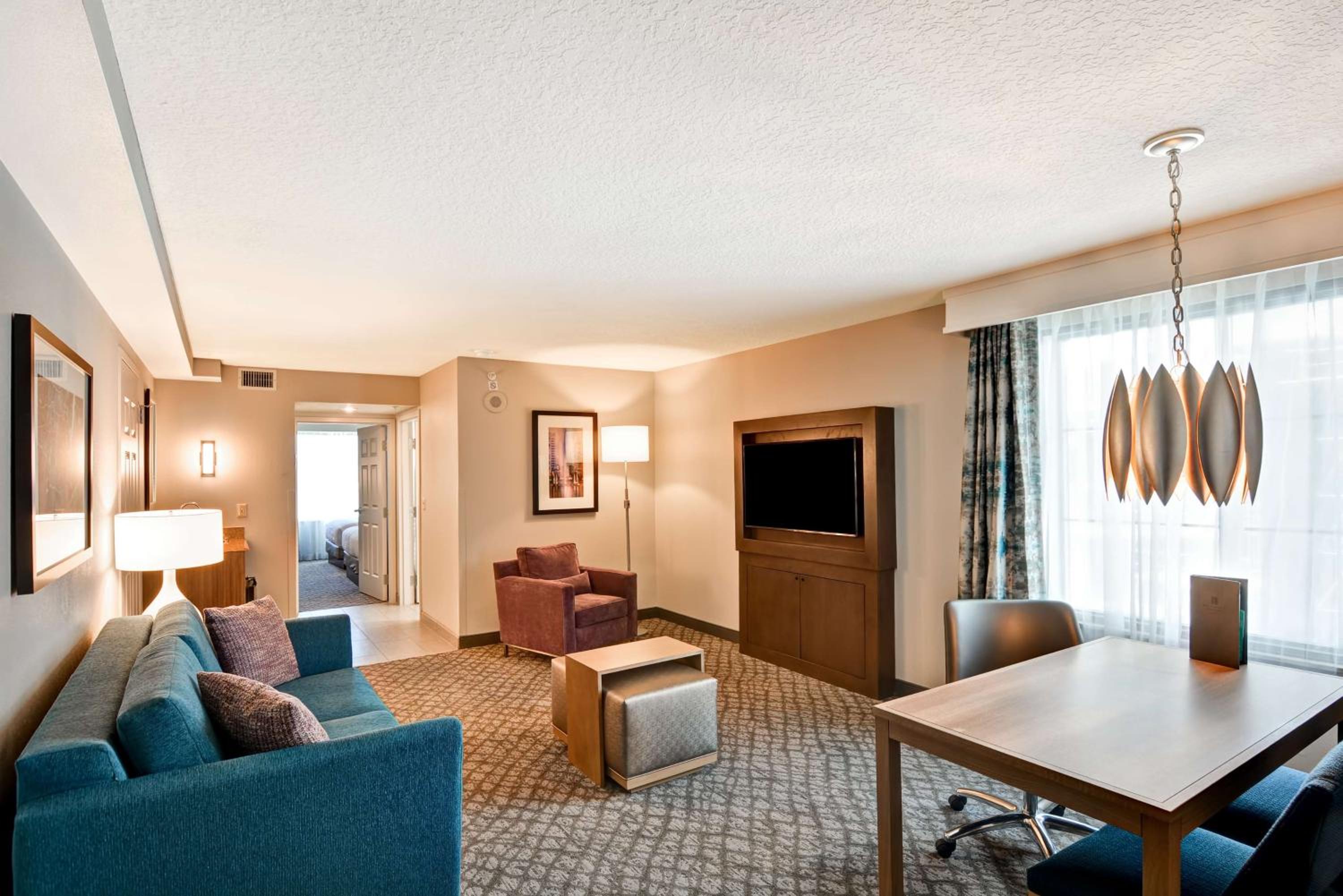 Executive Suite - Disability Accessible/Non-Smoking