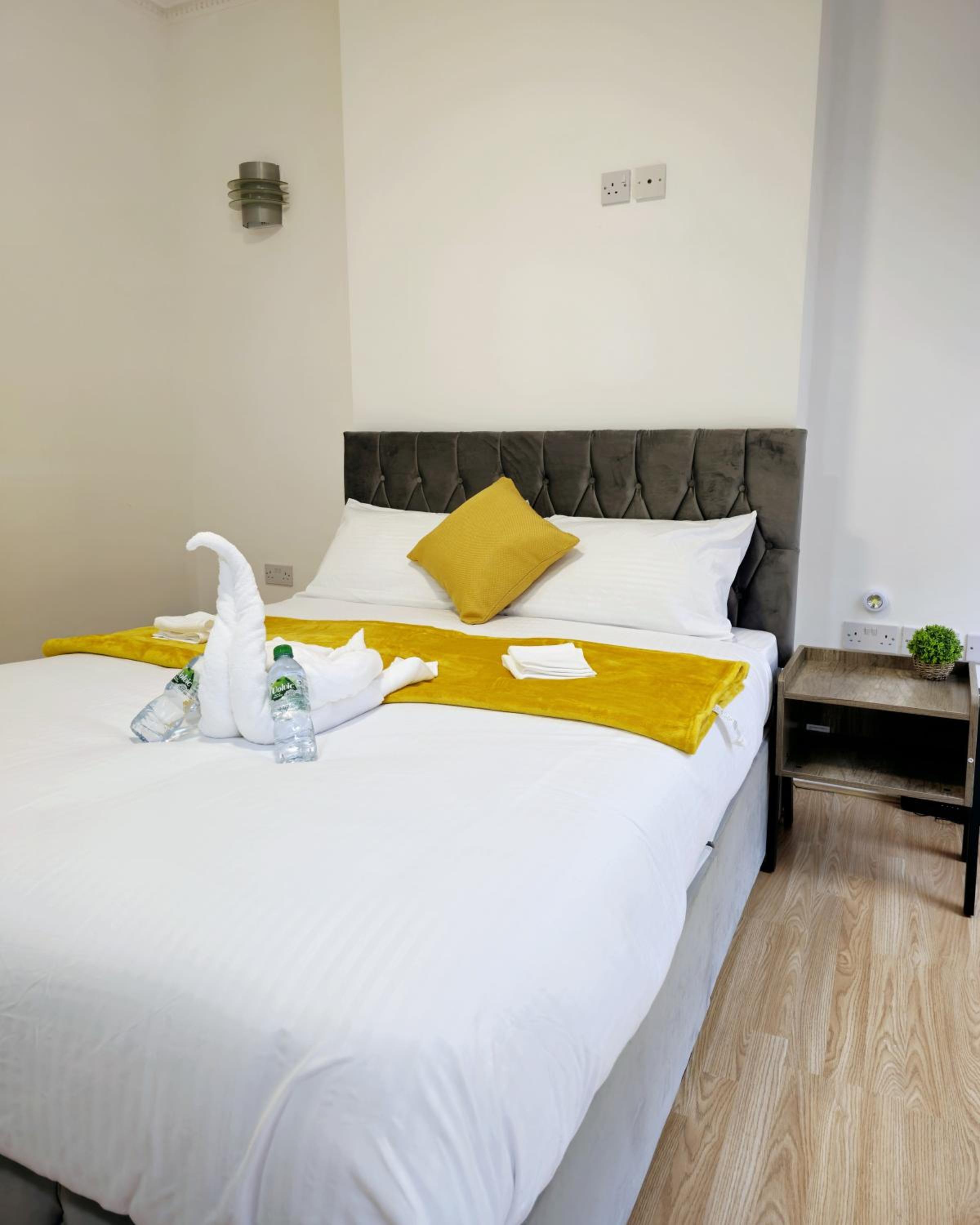 Large Double Room photo 1