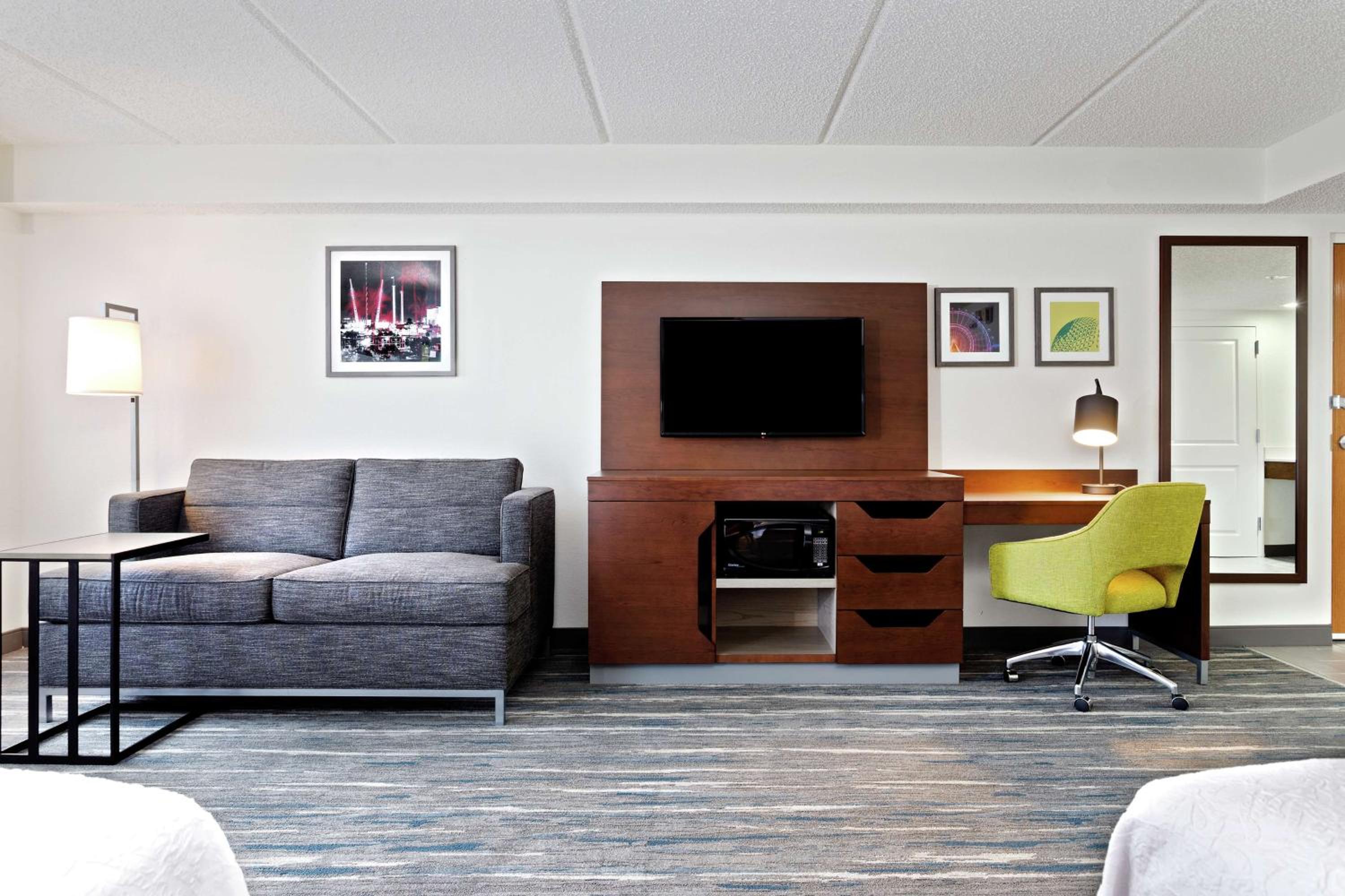 Queen Studio Suite with Two Queen Beds - Mobility Access/Non-Smoking