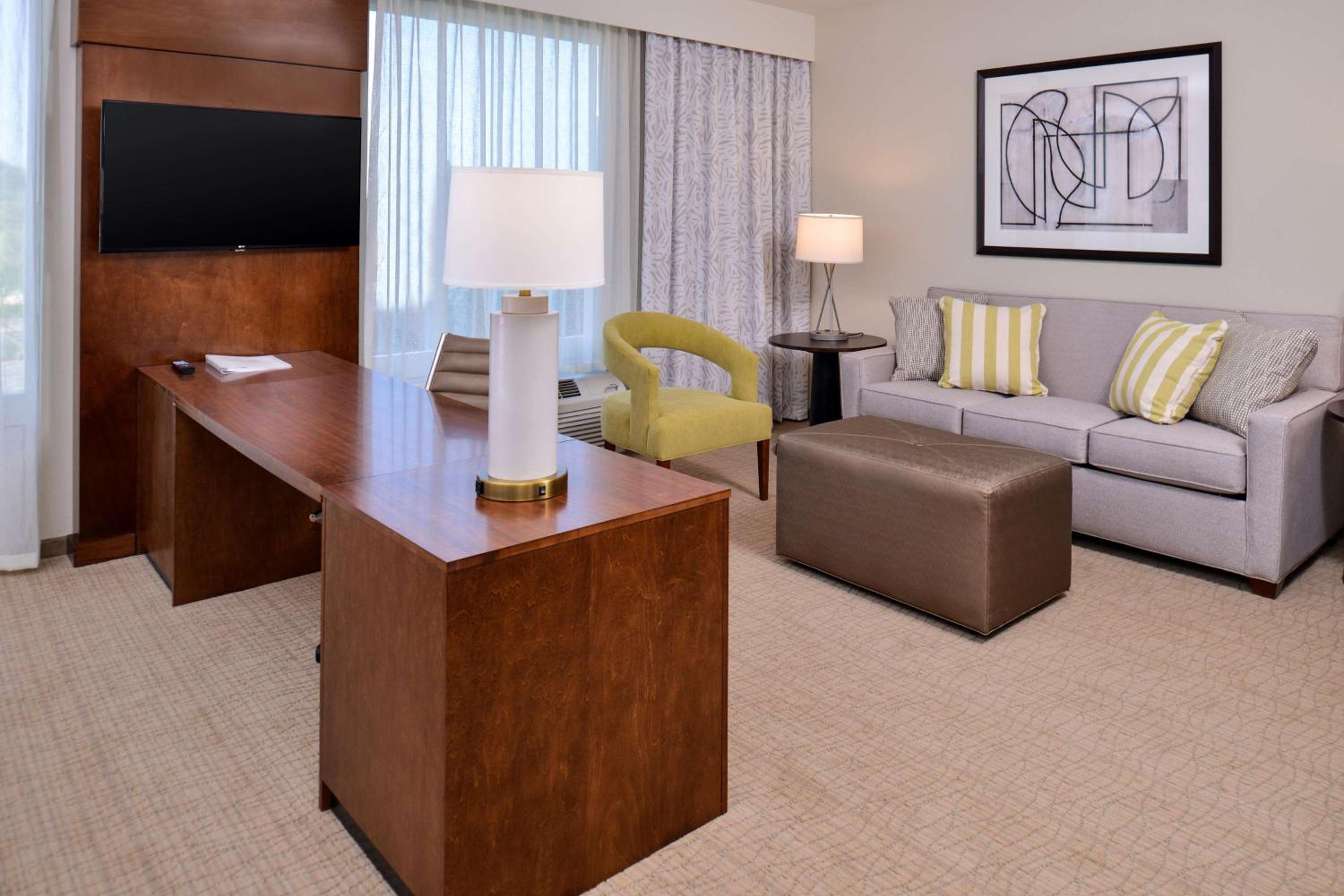 King Suite with Sofa Bed - Non-Smoking