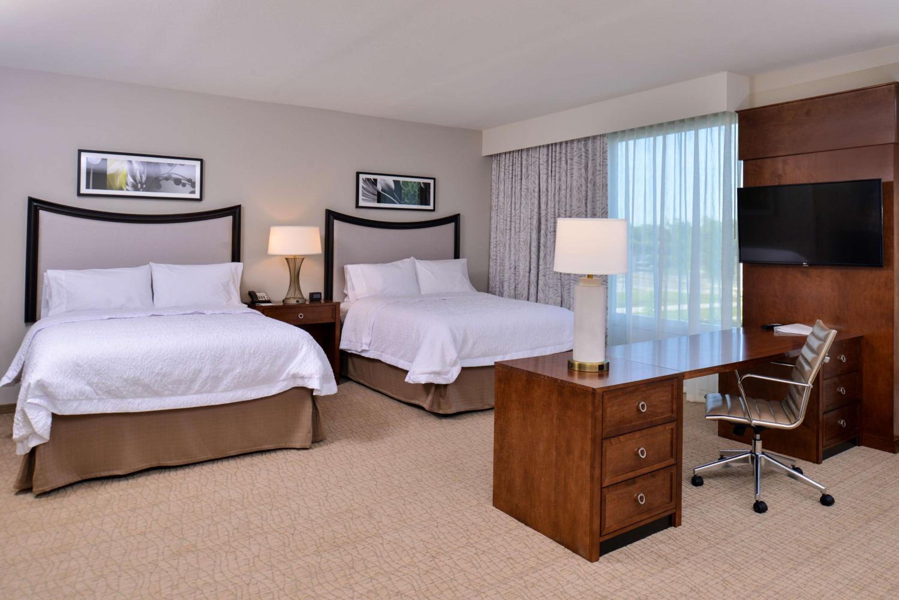 Queen Suite with Two Queen Beds - Non-Smoking