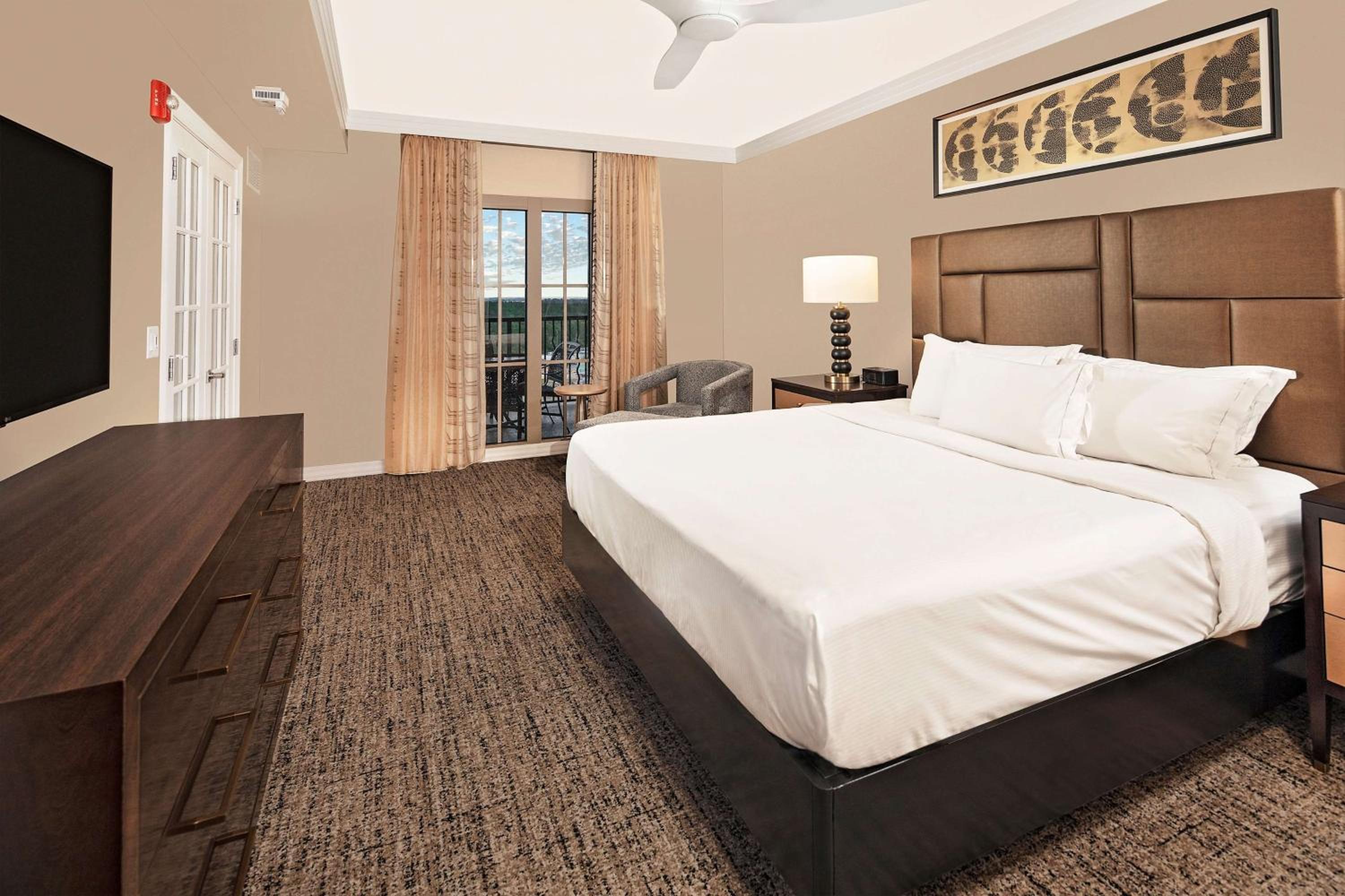 2 BEDROOM 1 KING 1 QUEEN SUITE AND SOFABED