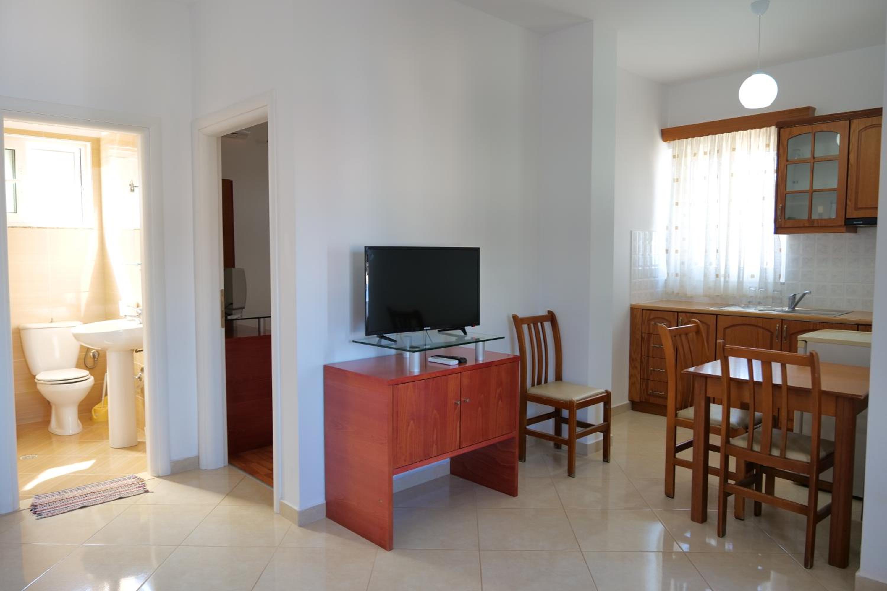 Deluxe Double Room with Side Sea View photo 3