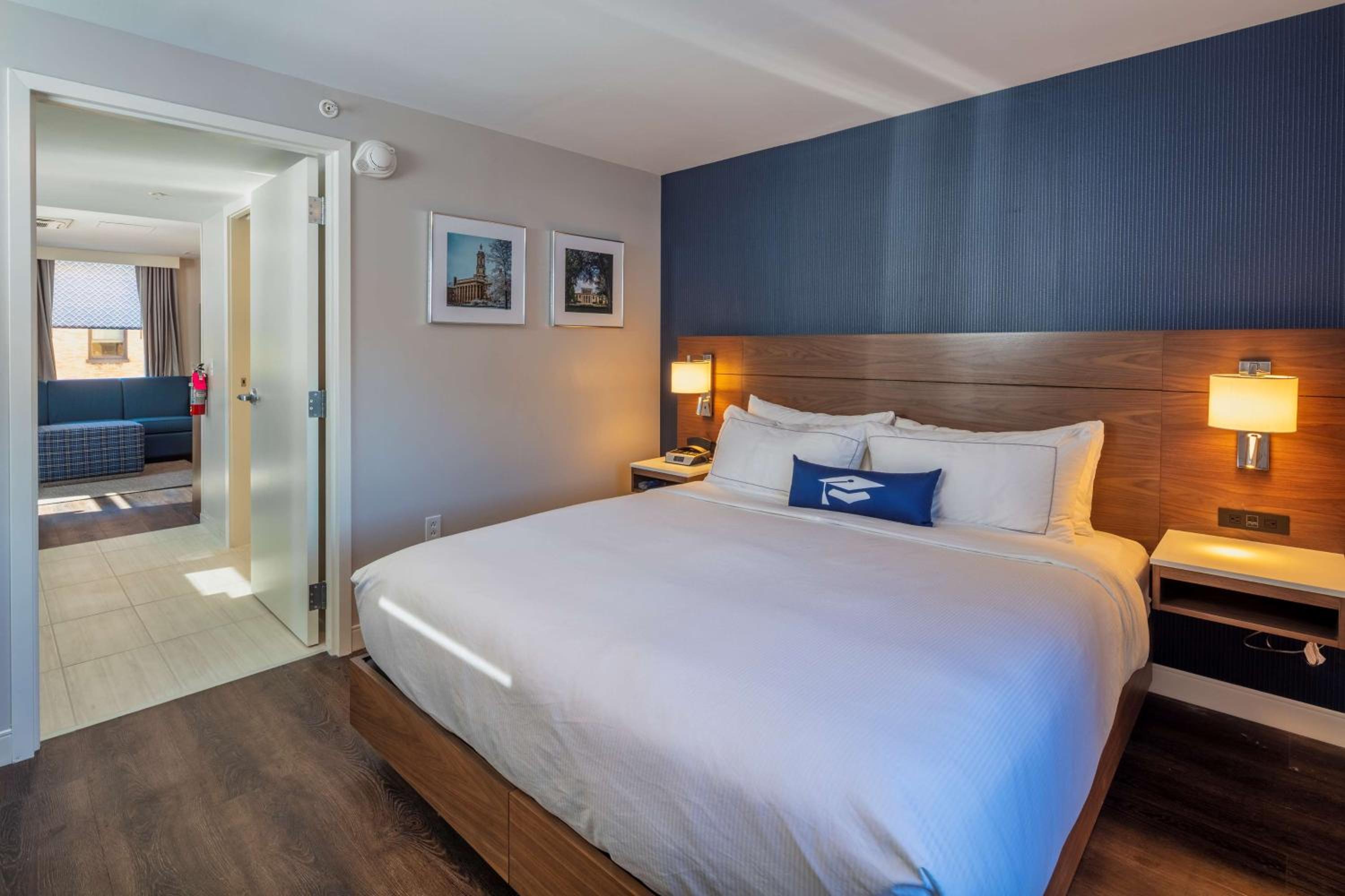 King Suite - Photo 3