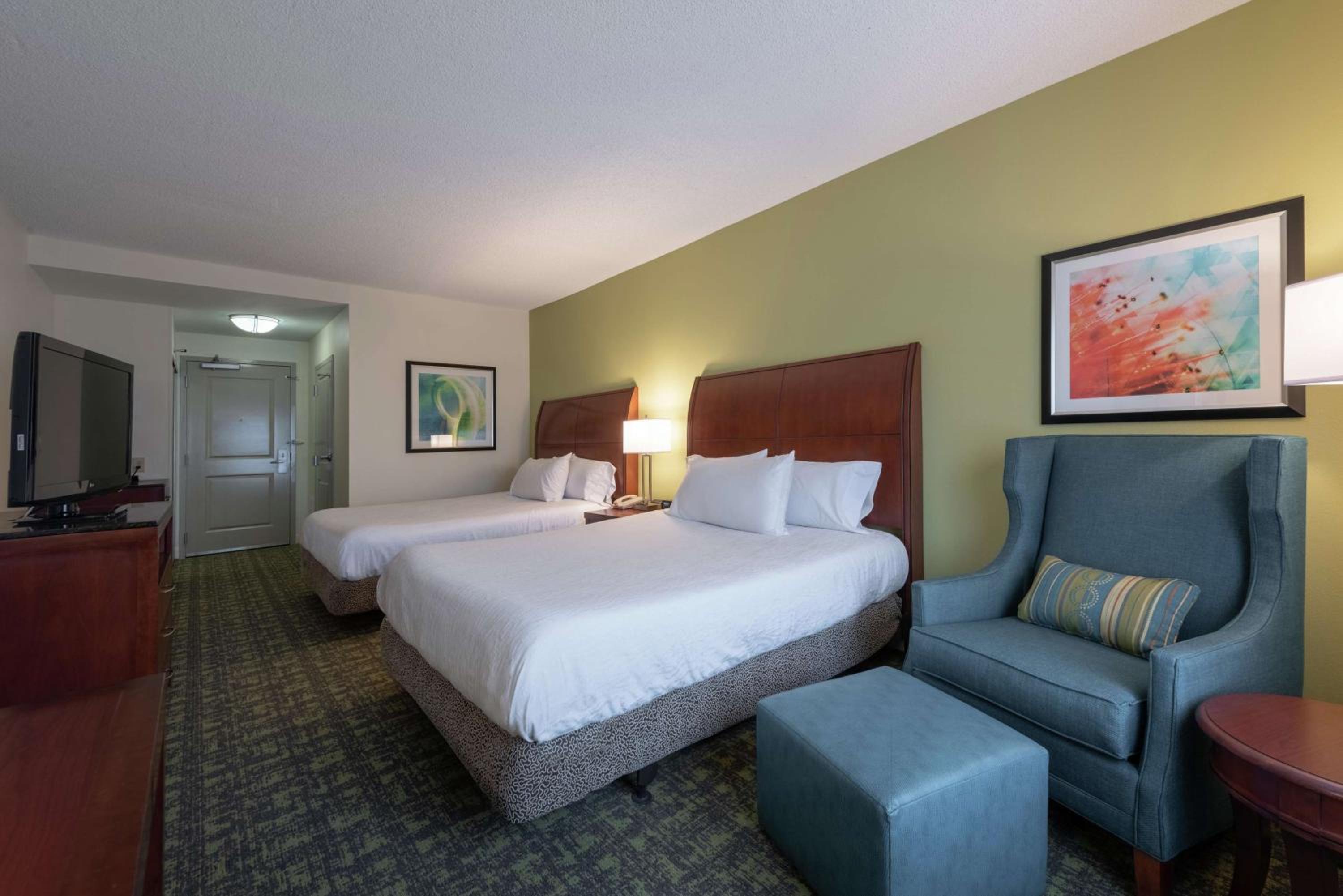 Queen Room with Two Queen Beds - Photo 1
