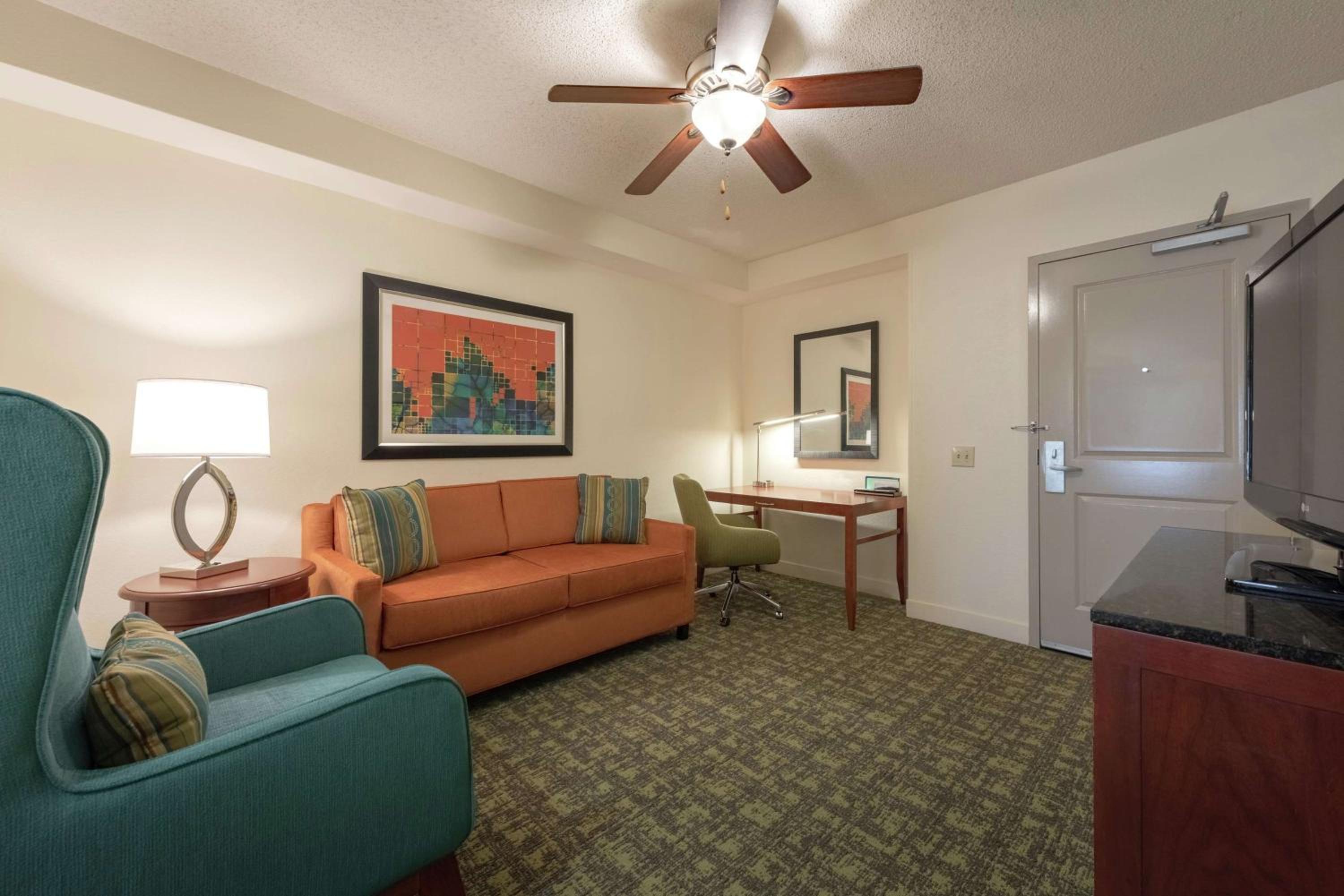 One-Bedroom King Suite - Non-Smoking - Photo 4