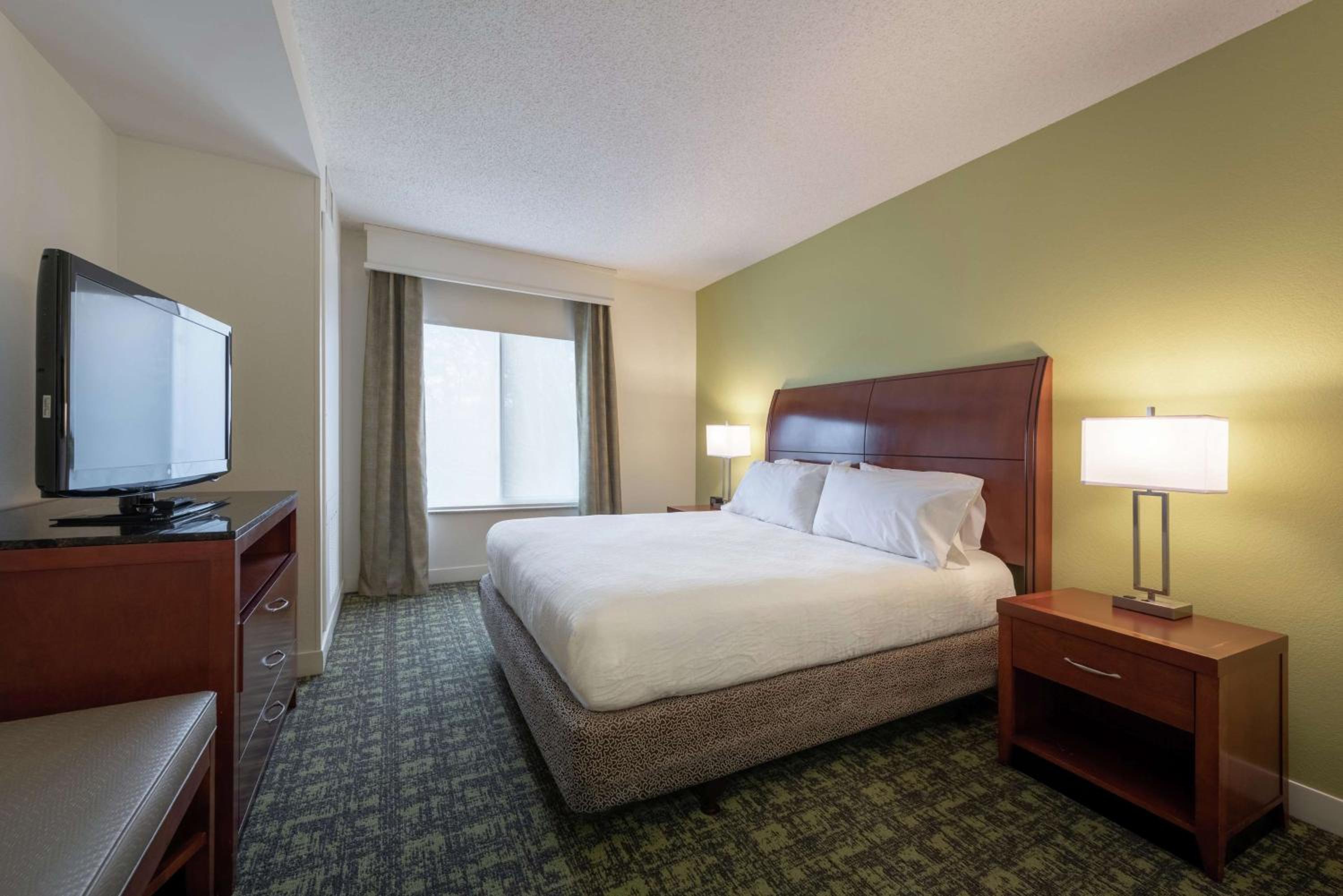 One-Bedroom King Suite - Non-Smoking - Photo 5
