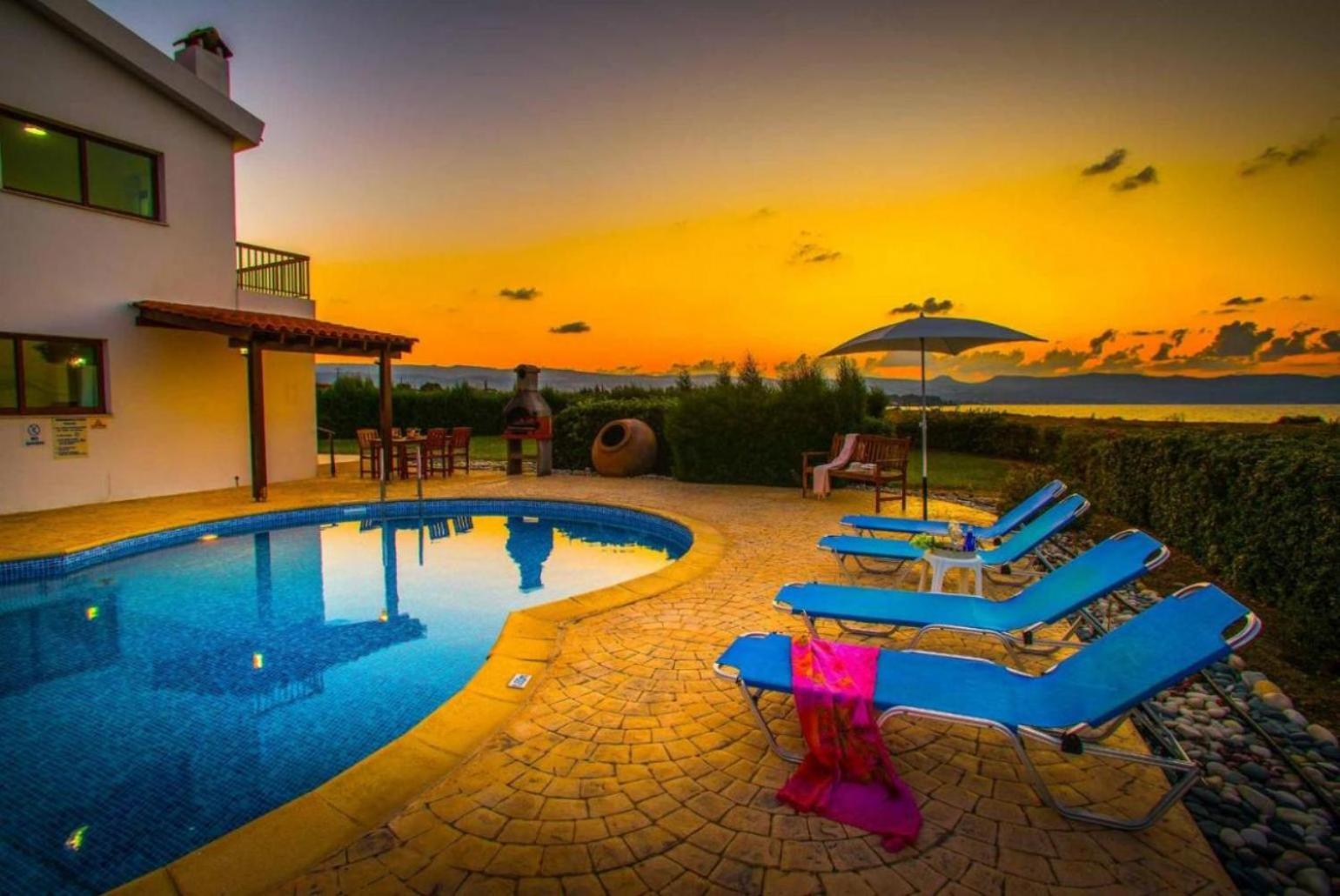 Villa photo 1