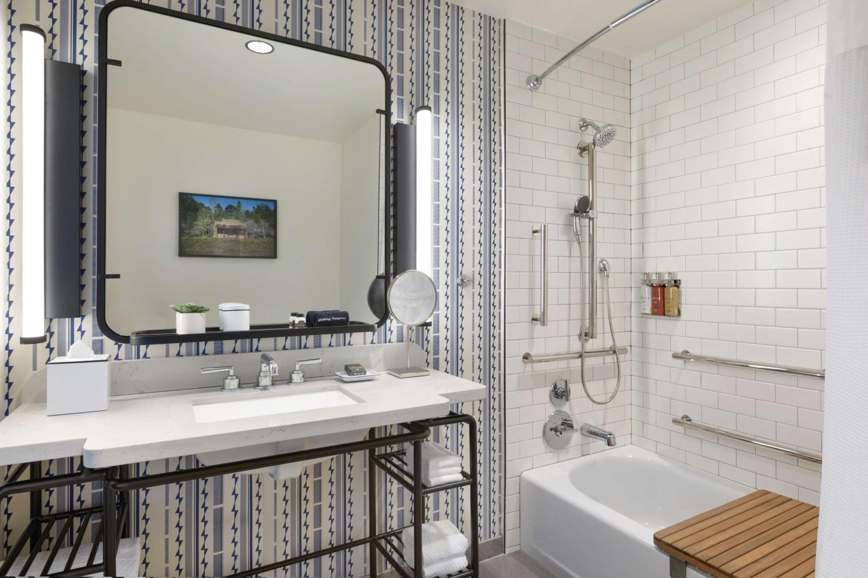 Queen Room with Two Queen Beds - Mobility Accessible