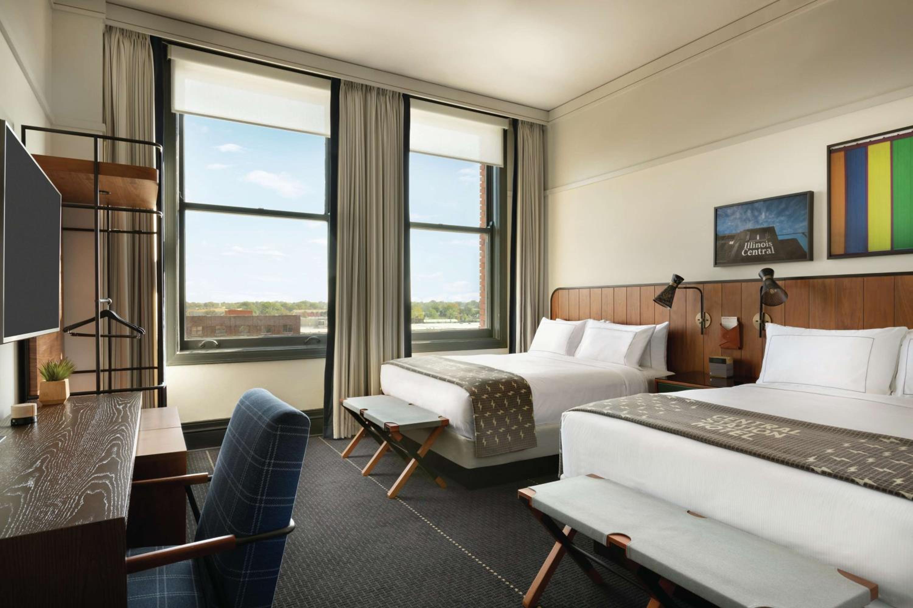 Queen Room with Two Queen Beds - Photo 1