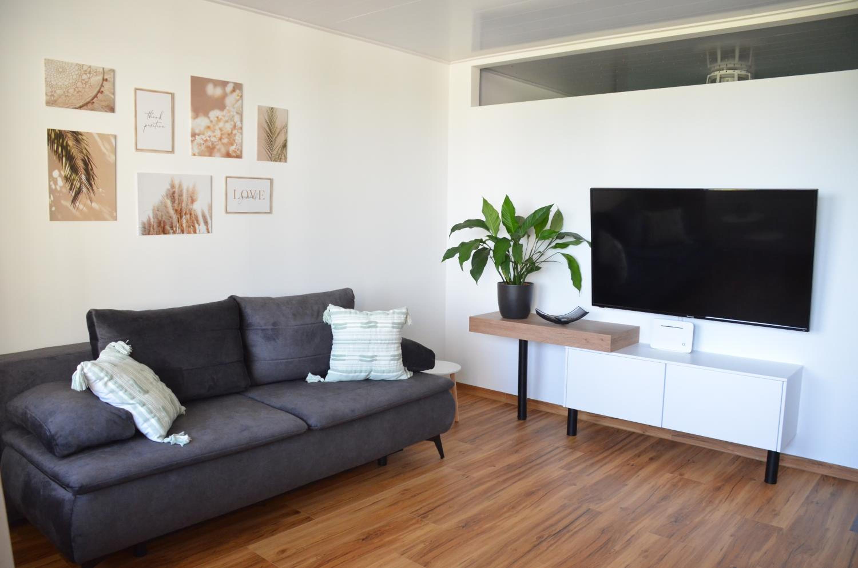 One-Bedroom Apartment photo 3