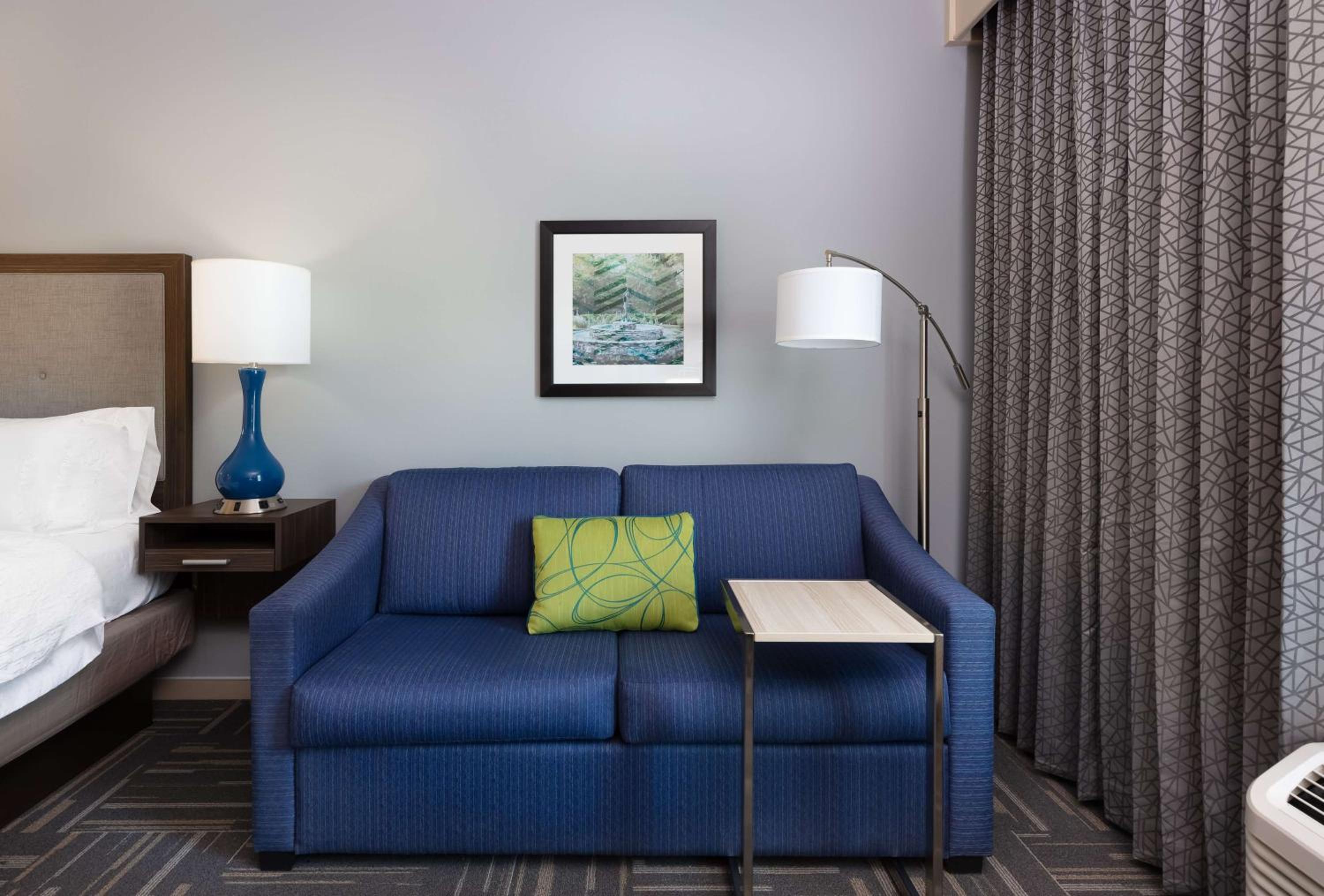 King Room with Sofa Bed photo 2