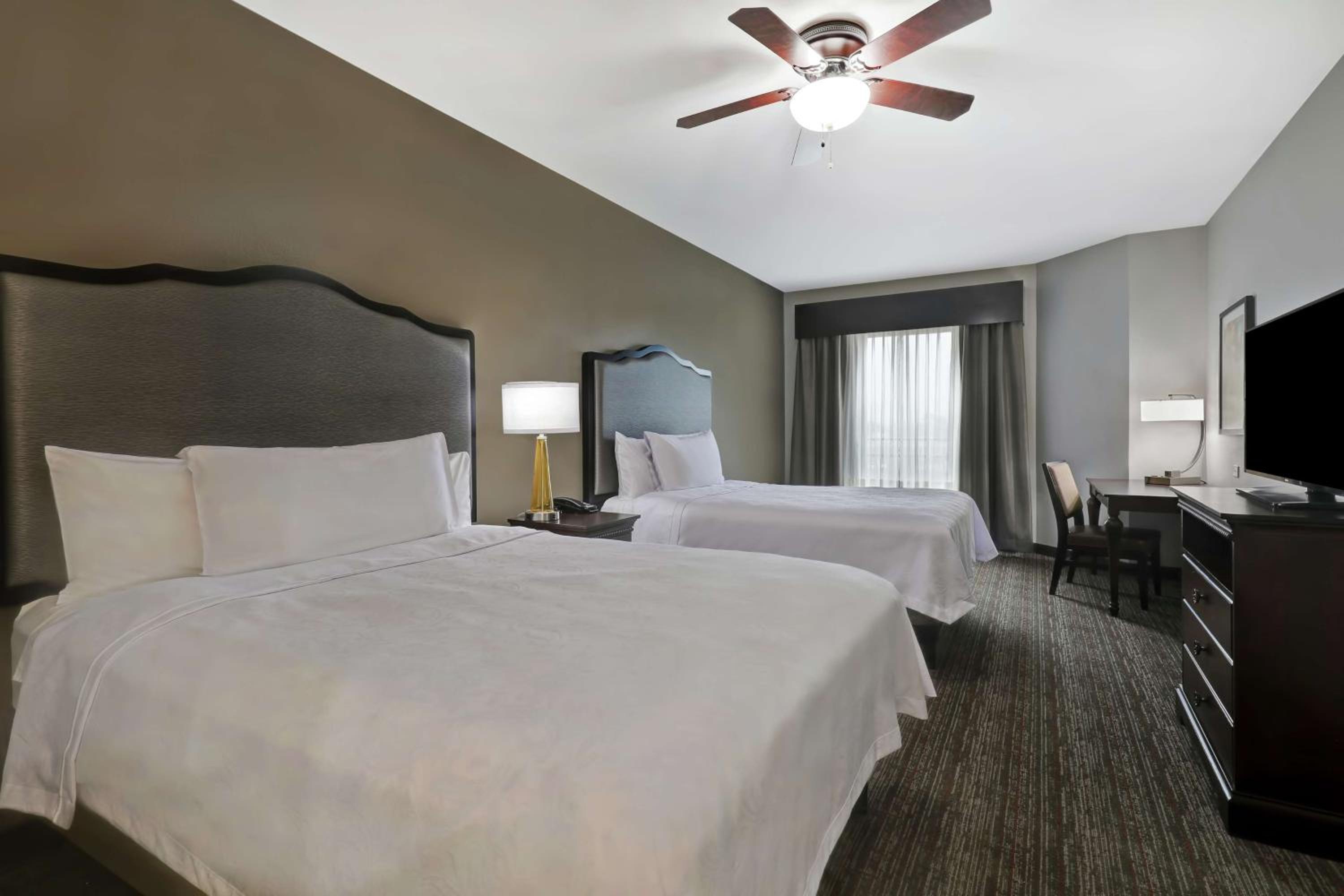 One-Bedroom Queen Suite with Two Queen Beds - Non-Smoking