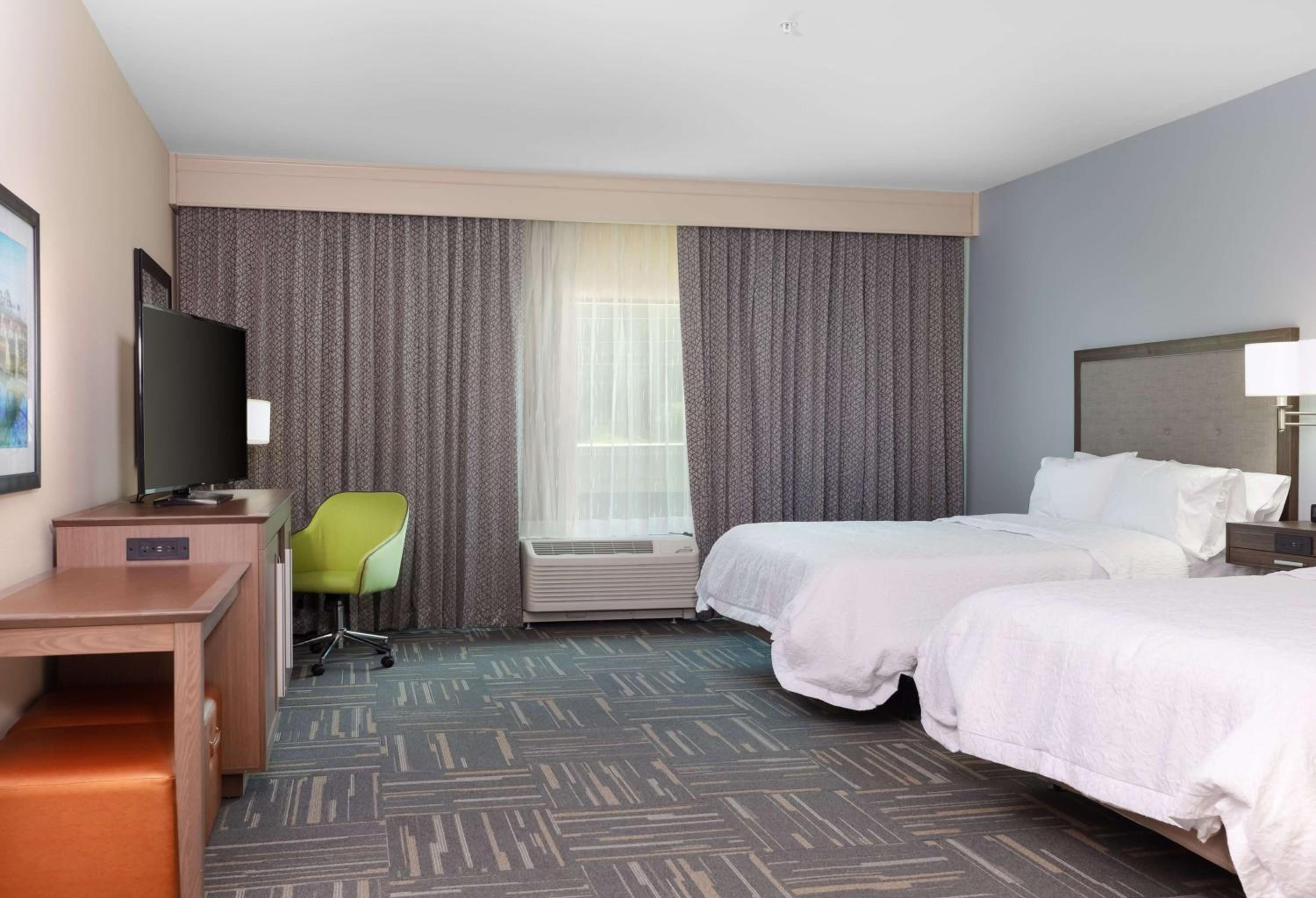 Queen Room with Two Queen Beds and Roll-In Shower - Mobility/Hearing Access - Non-Smoking photo 3