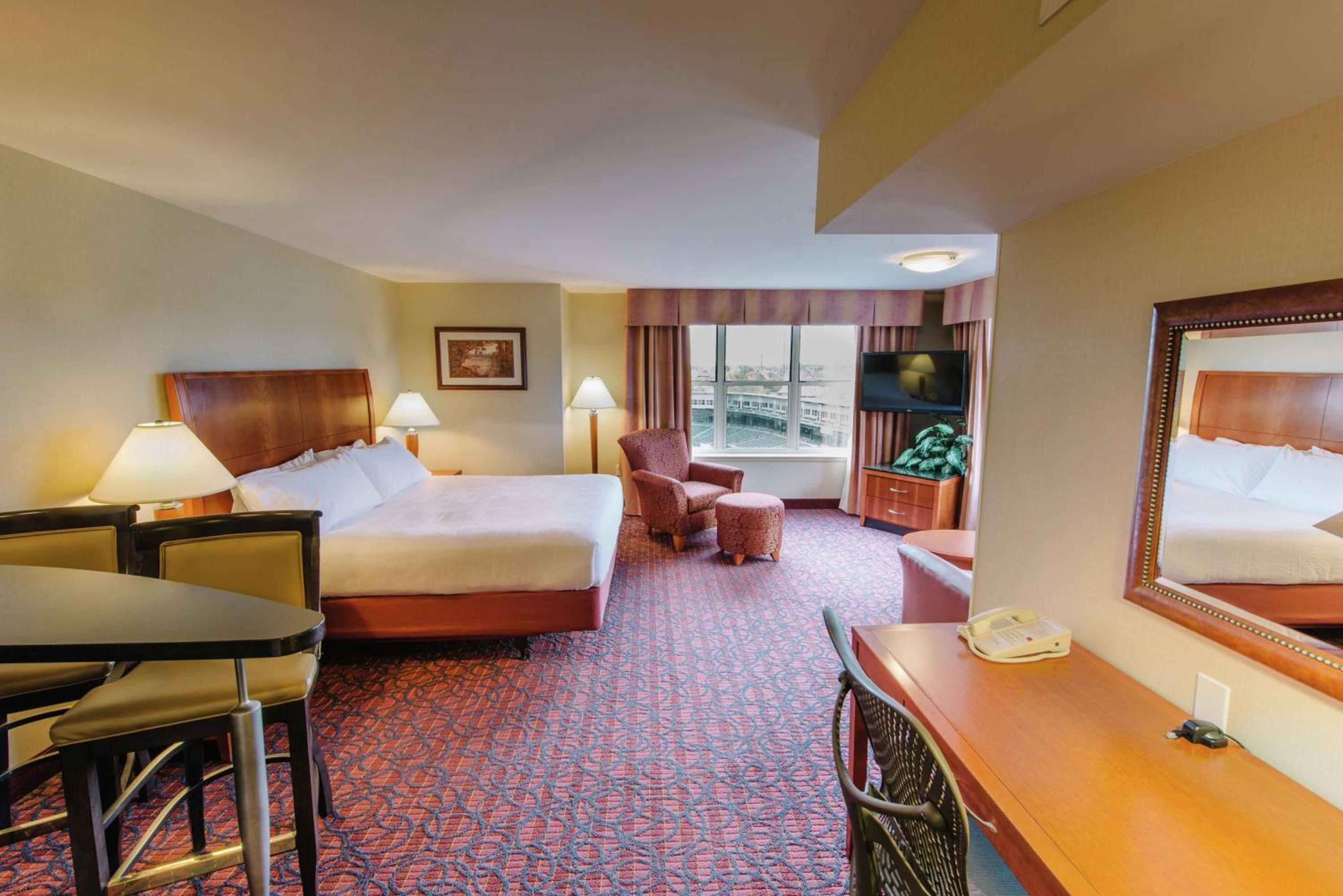 One-Bedroom King Suite - Photo 8