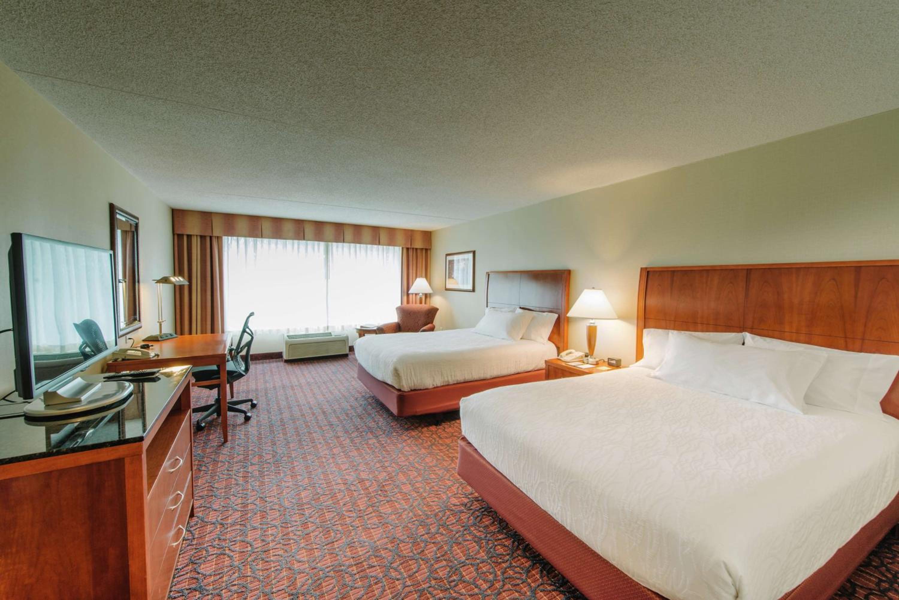 Queen Room with Two Queen Beds - Photo 2