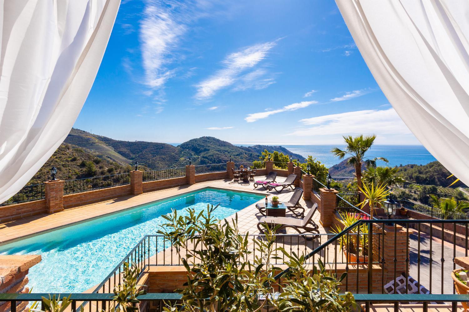 Villa photo 3