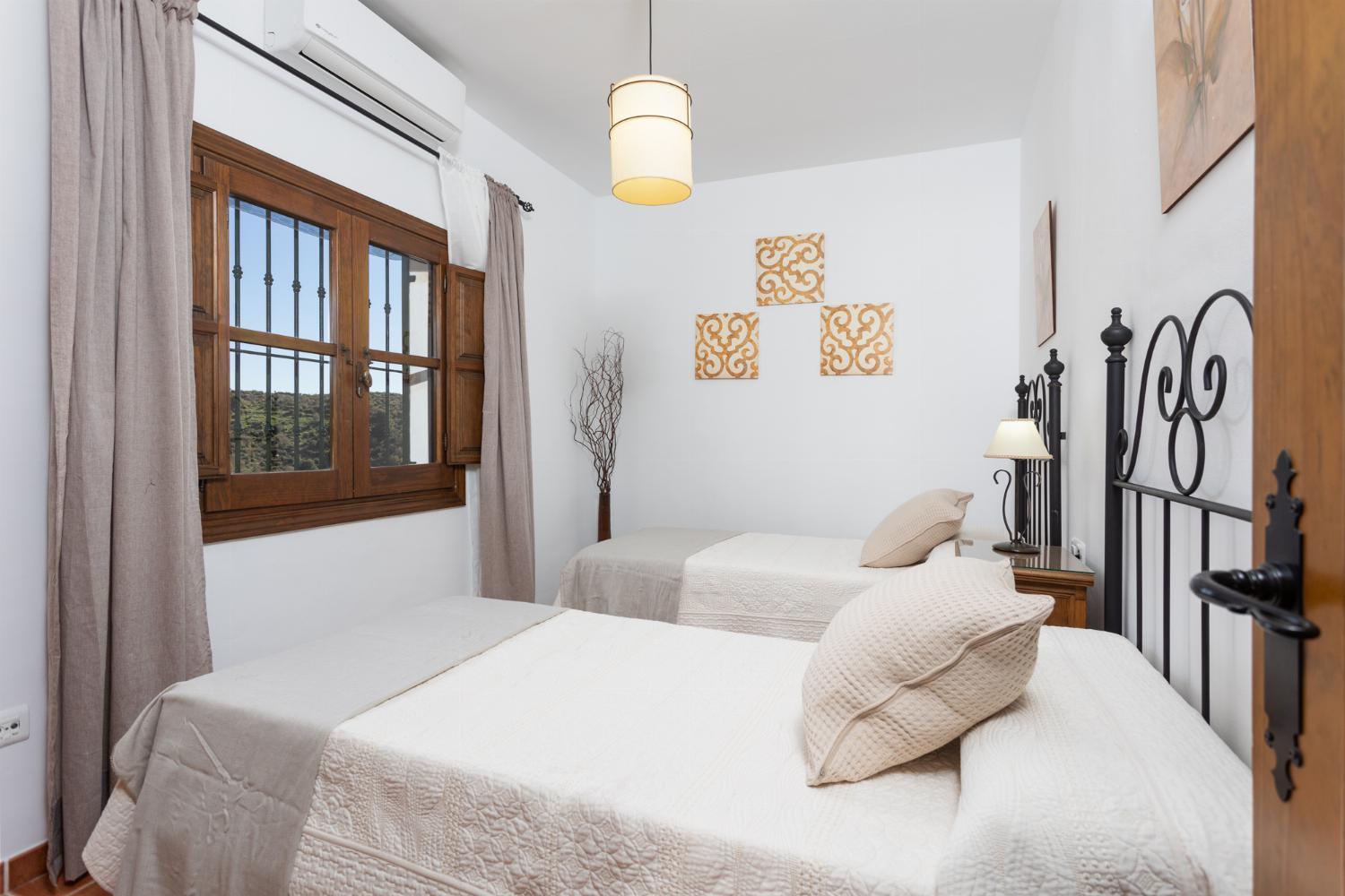 Villa photo 2