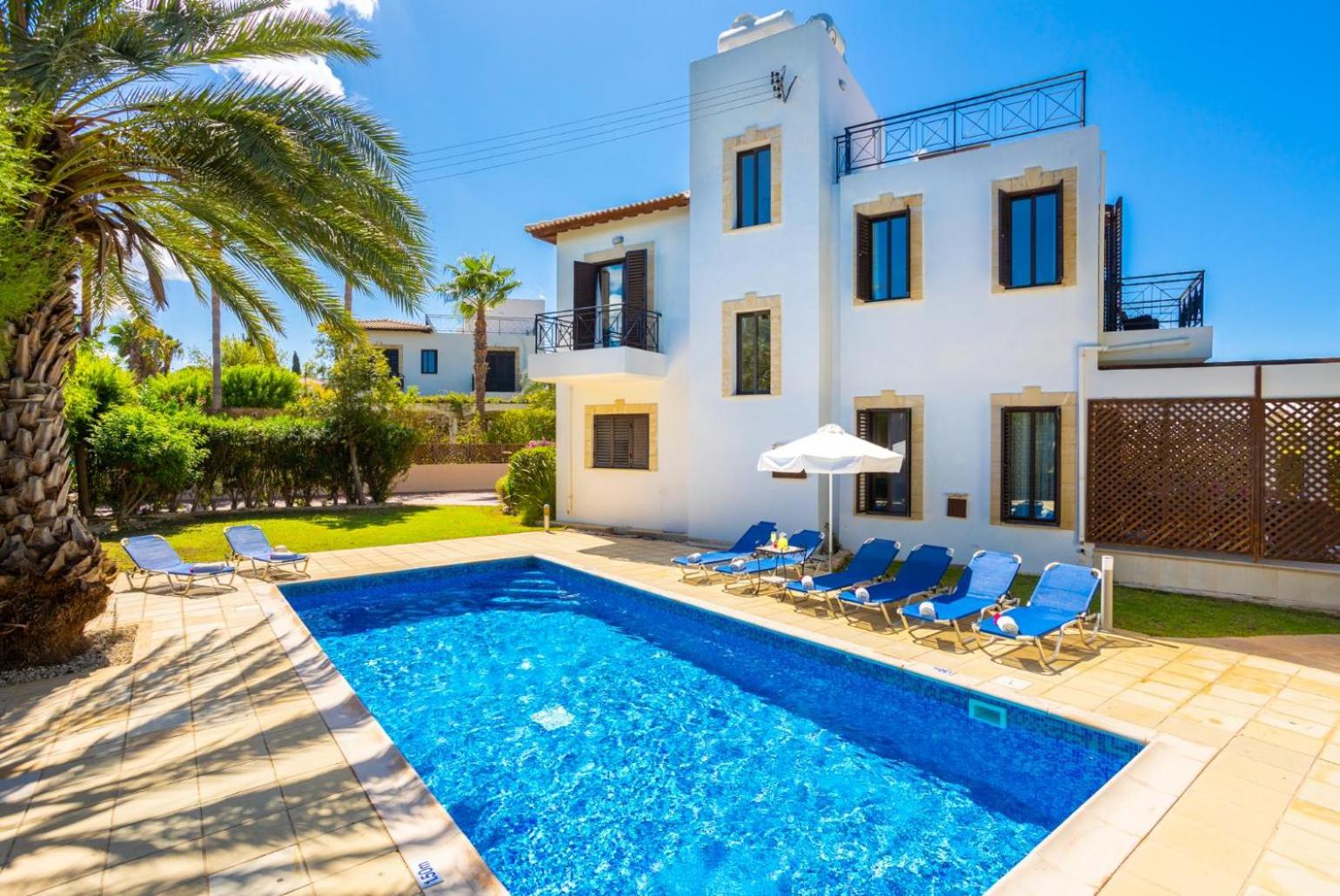 Four-Bedroom Villa photo 1