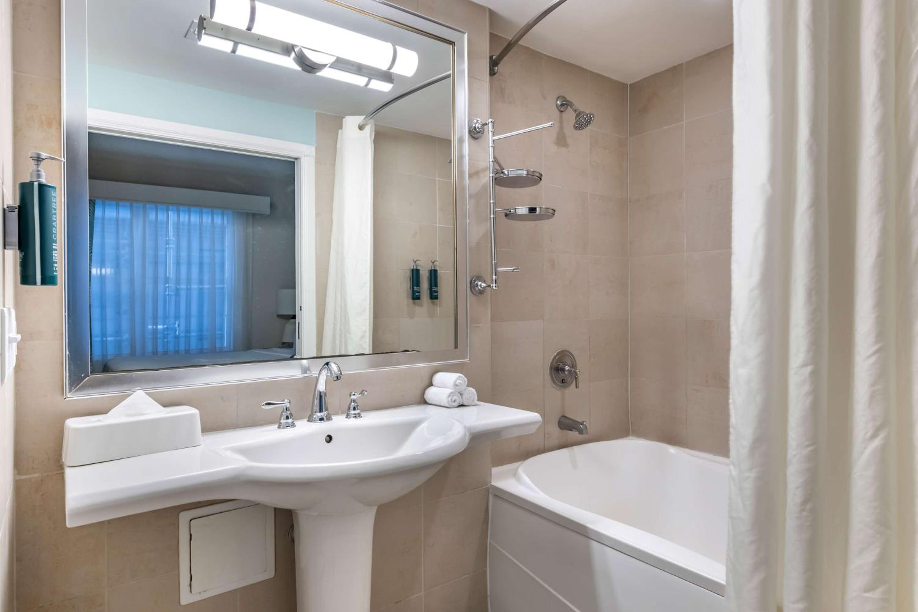 Two Bedroom Suite with Two King Beds and Sofabed - Photo 3
