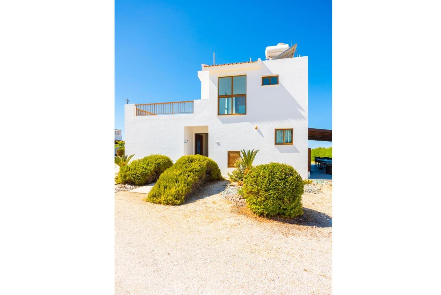 Villa photo 1