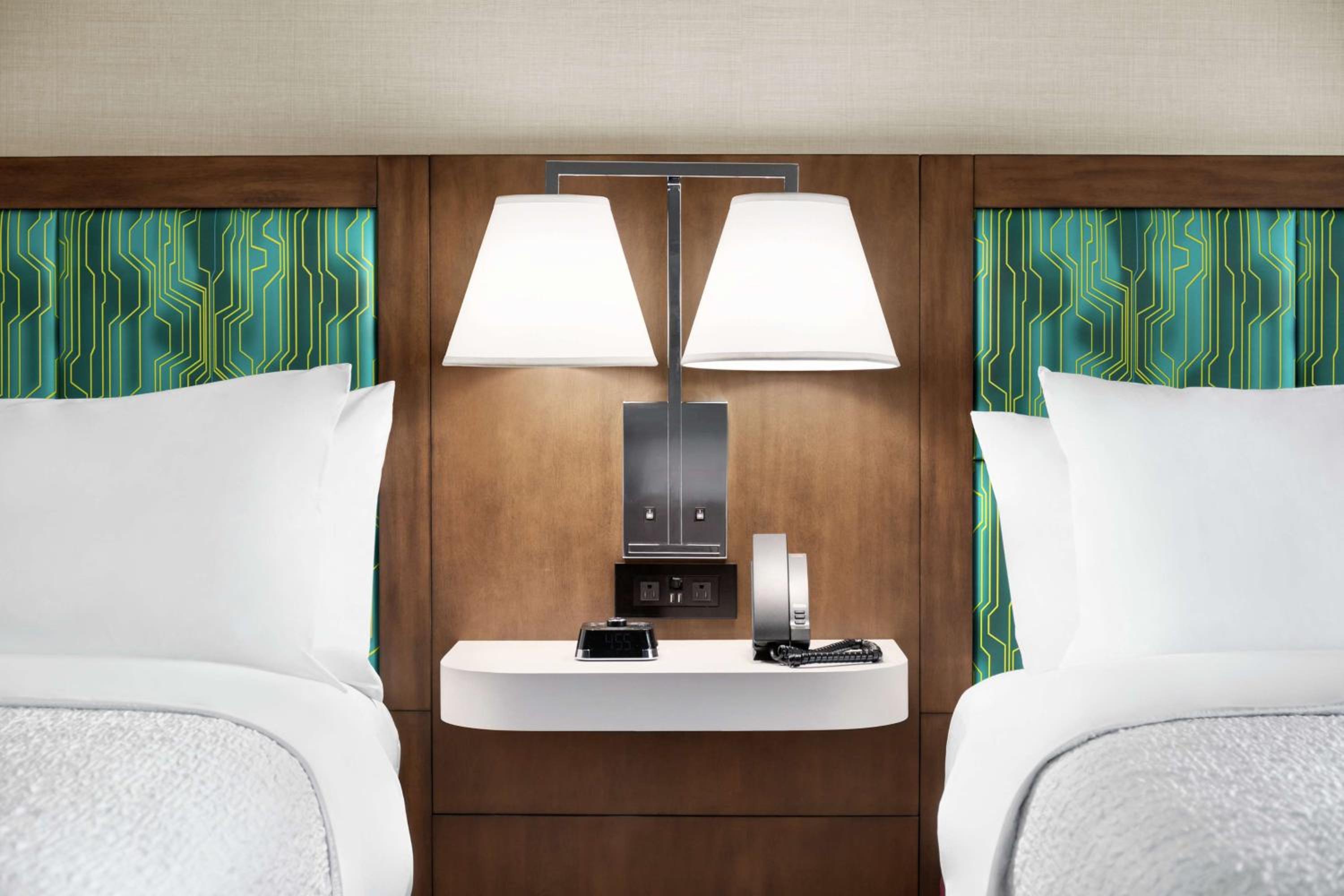 Studio Suite with Two Queen Beds - Non-Smoking - Photo 3