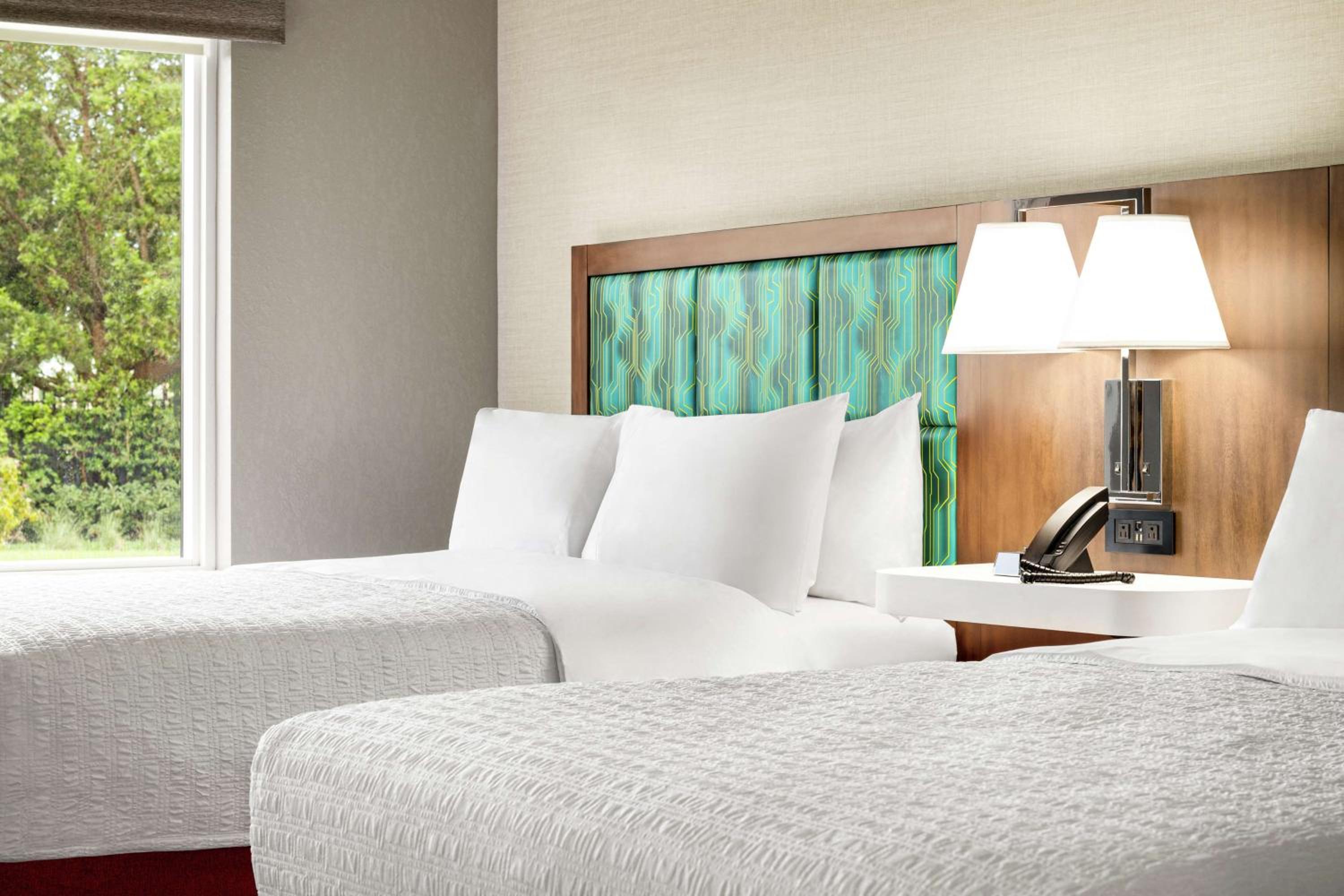 Queen Studio Suite with Two Queen Beds - Hearing Accessible/Non-Smoking - Photo 4