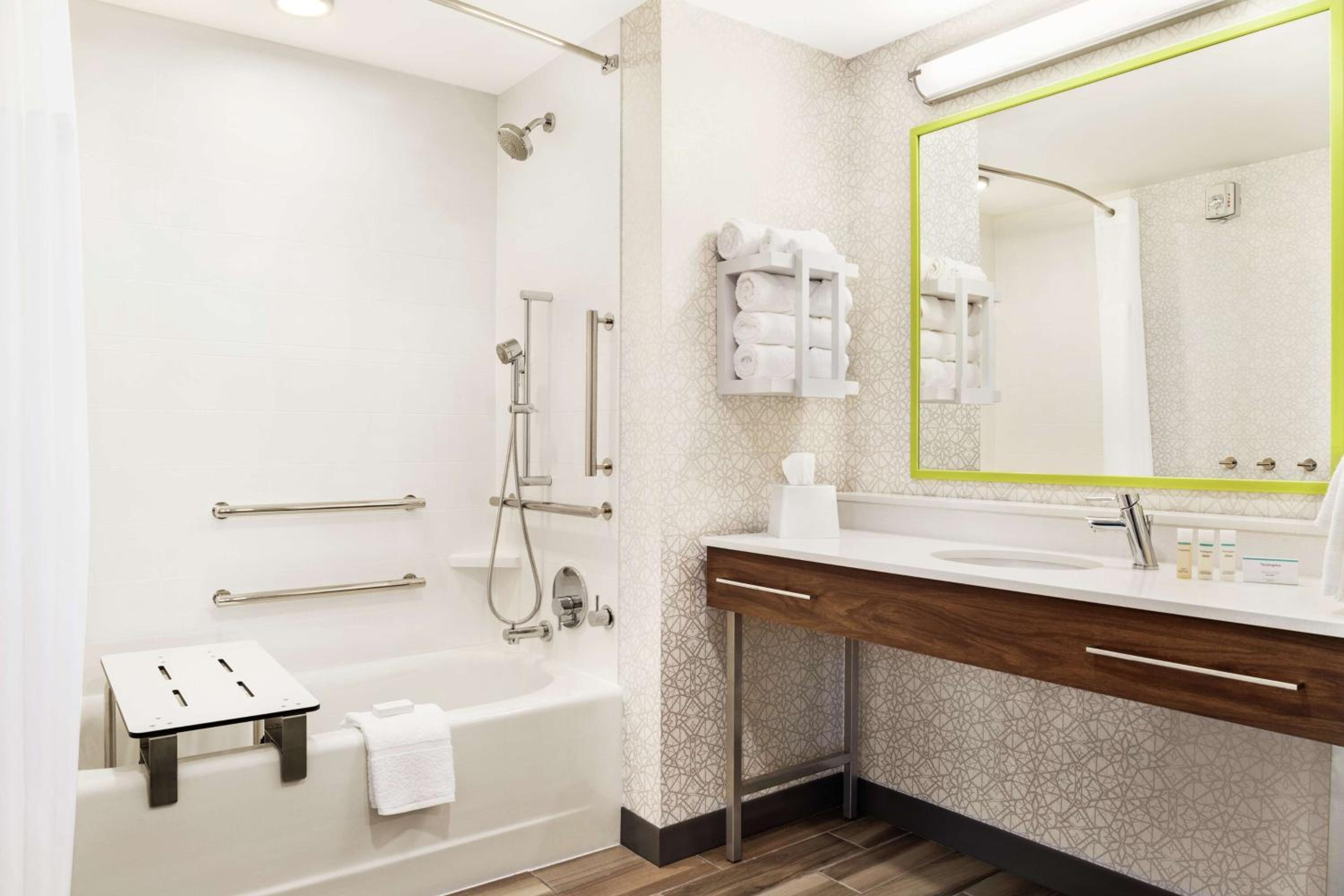 King Studio Suite - Mobility Accessible/Non-Smoking - Photo 3
