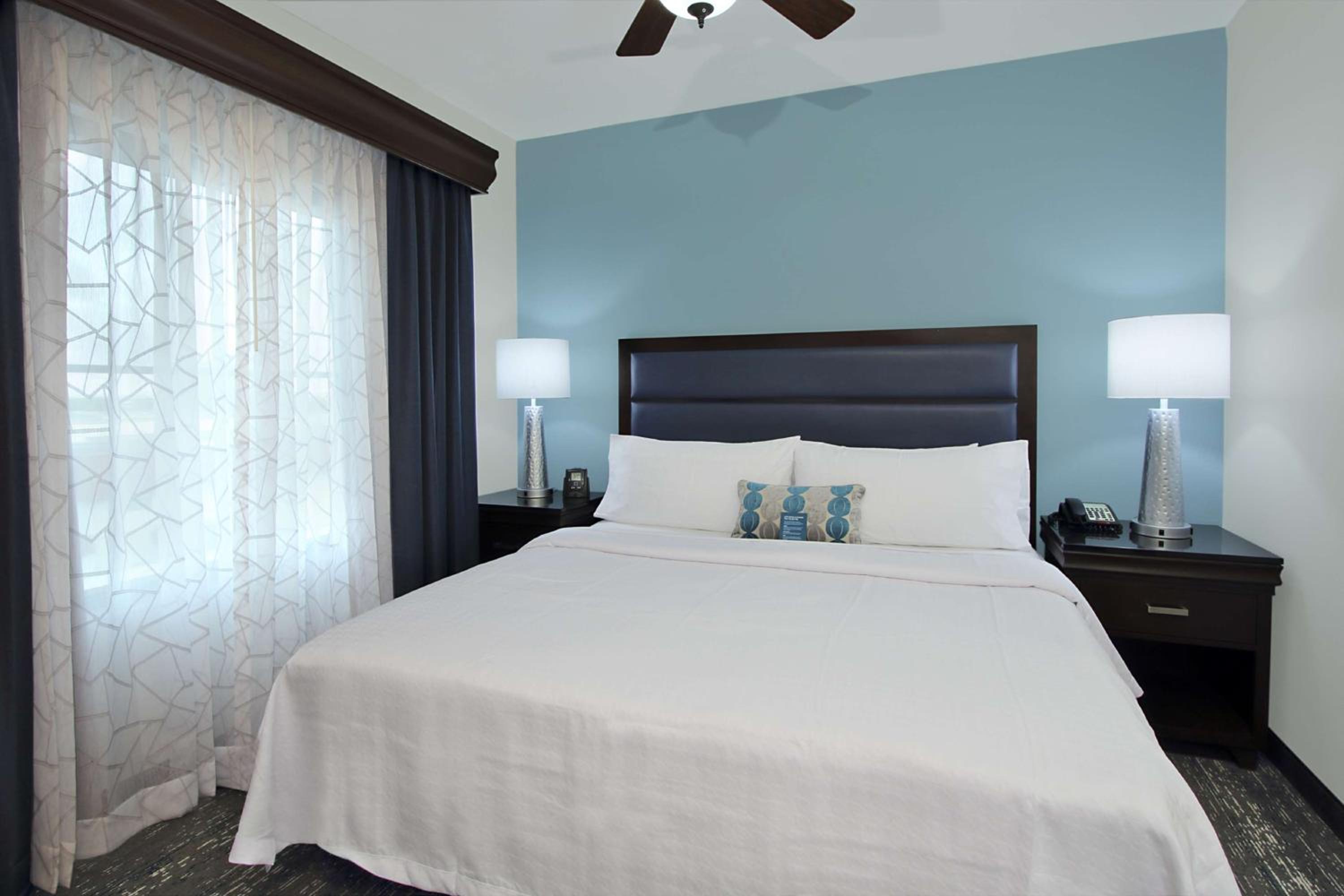 Two-Bedroom - Disability Access/Non-Smoking photo 3