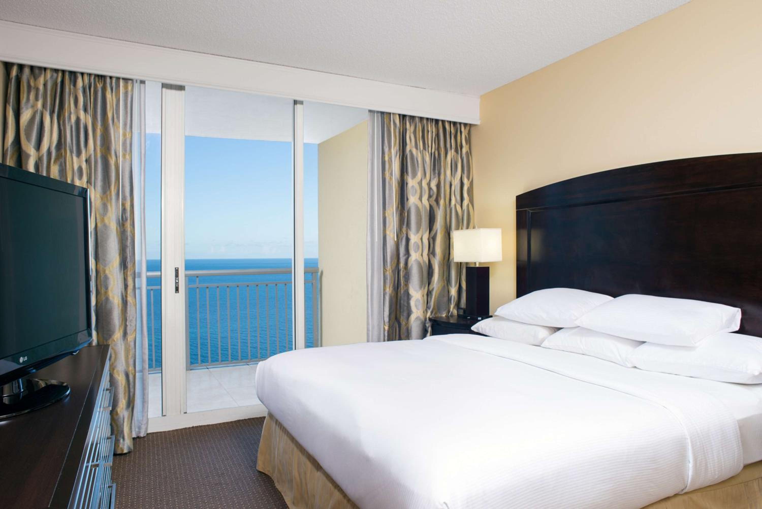 Two-Bedroom Suite With Partial Ocean View - Accessible/Non-Smoking - Photo 1