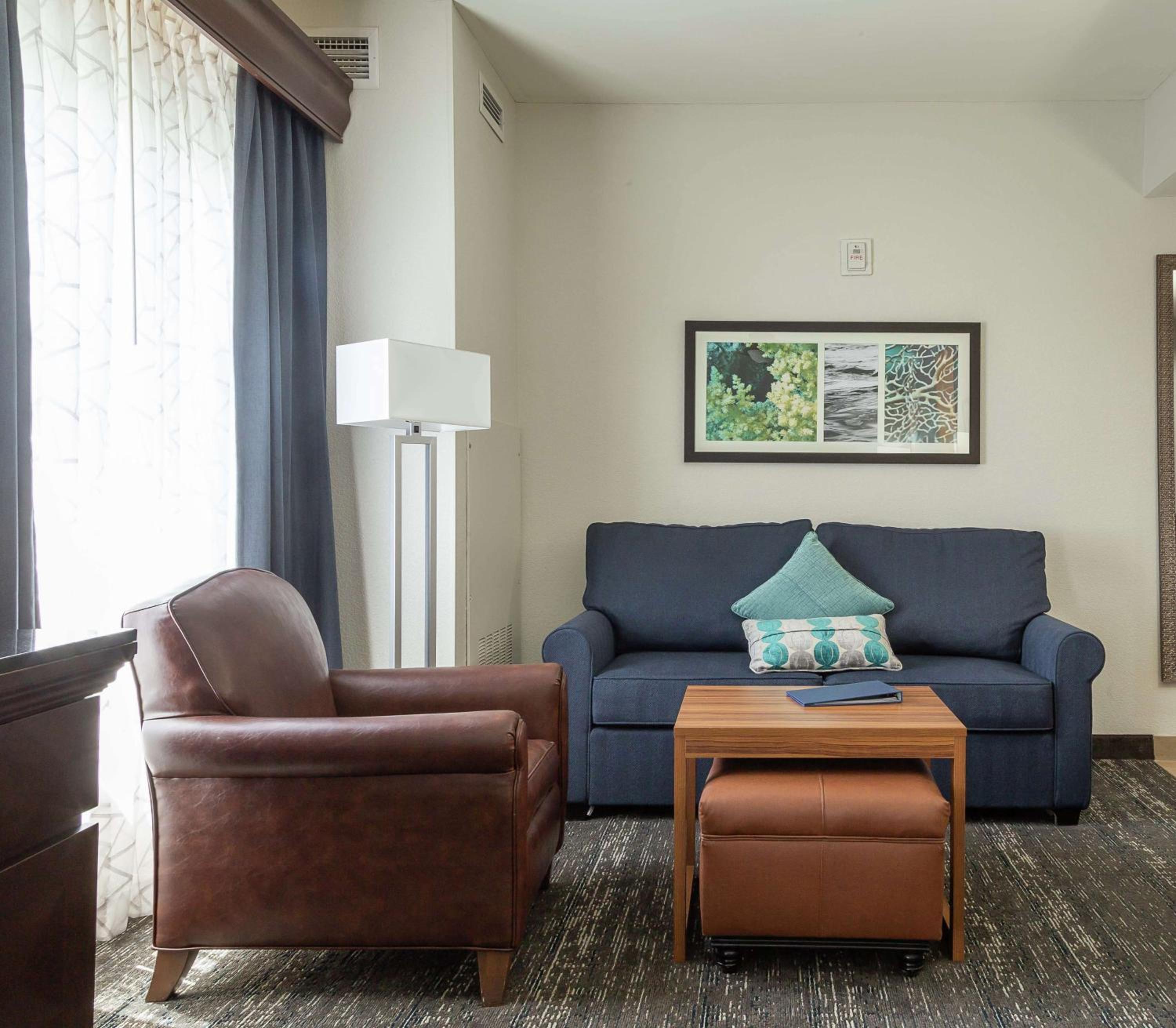 One-Bedroom Queen Suite with Two Queen Beds - Non-Smoking