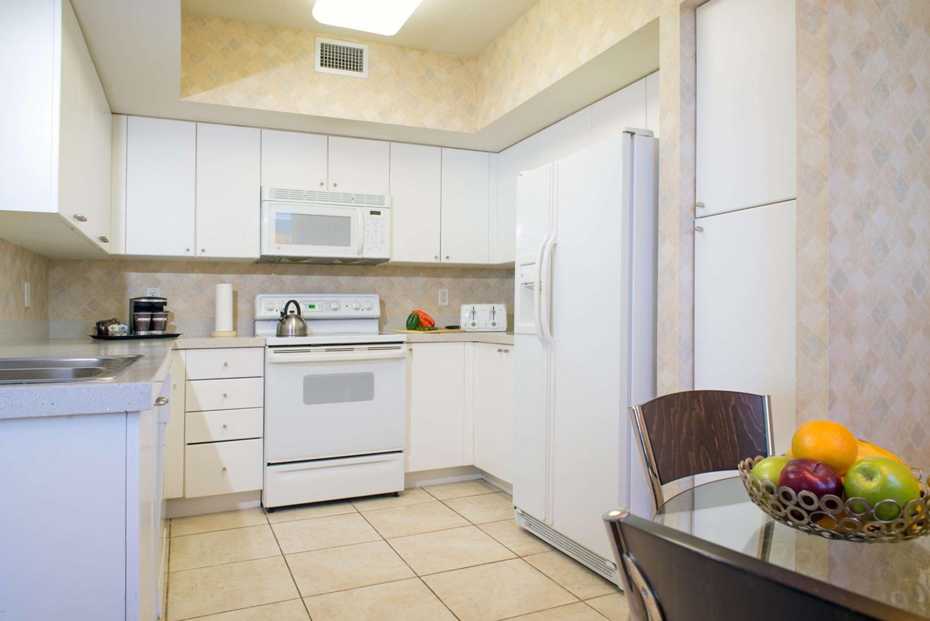 Two-Bedroom Suite With Partial Ocean View - Accessible/Non-Smoking - Photo 5